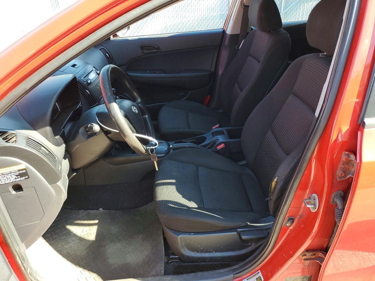 2009 Hyundai Elantra Touring Red vin: KMHDB85E09U036481