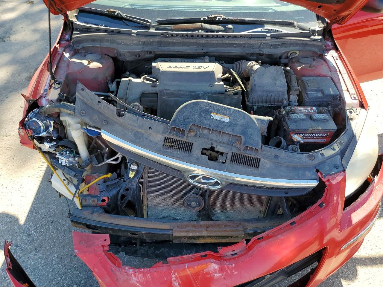 2009 Hyundai Elantra Touring Red vin: KMHDB85E09U036481