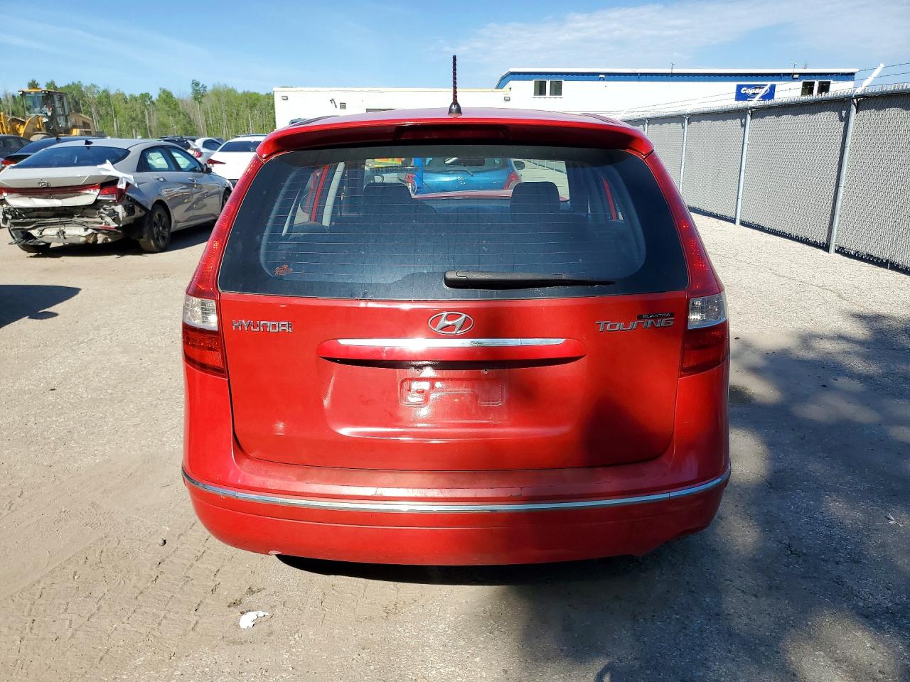 2009 Hyundai Elantra Touring Red vin: KMHDB85E09U036481