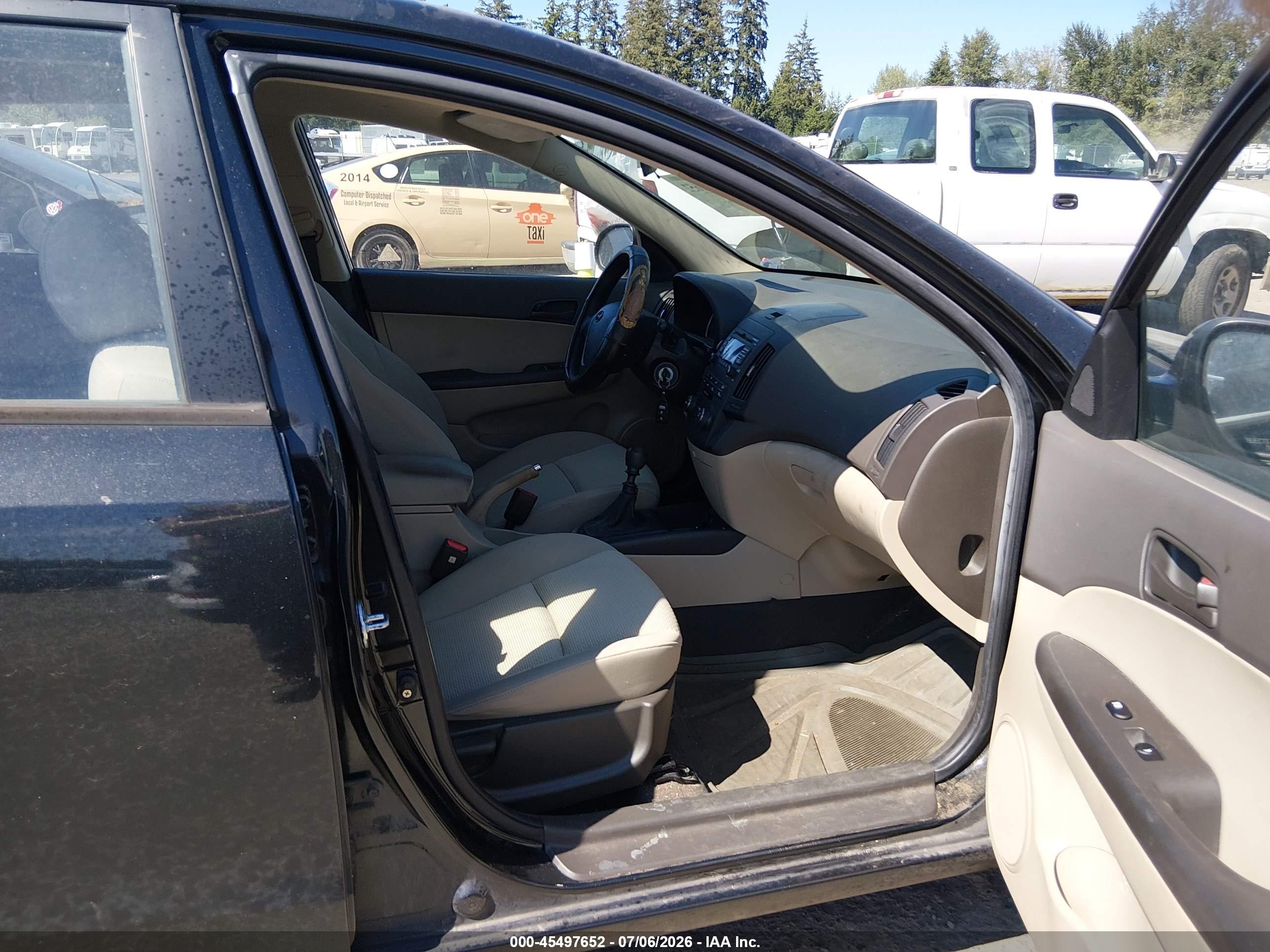 2010 Hyundai Elantra Touring Gls Black vin: KMHDB8AE2AU052823