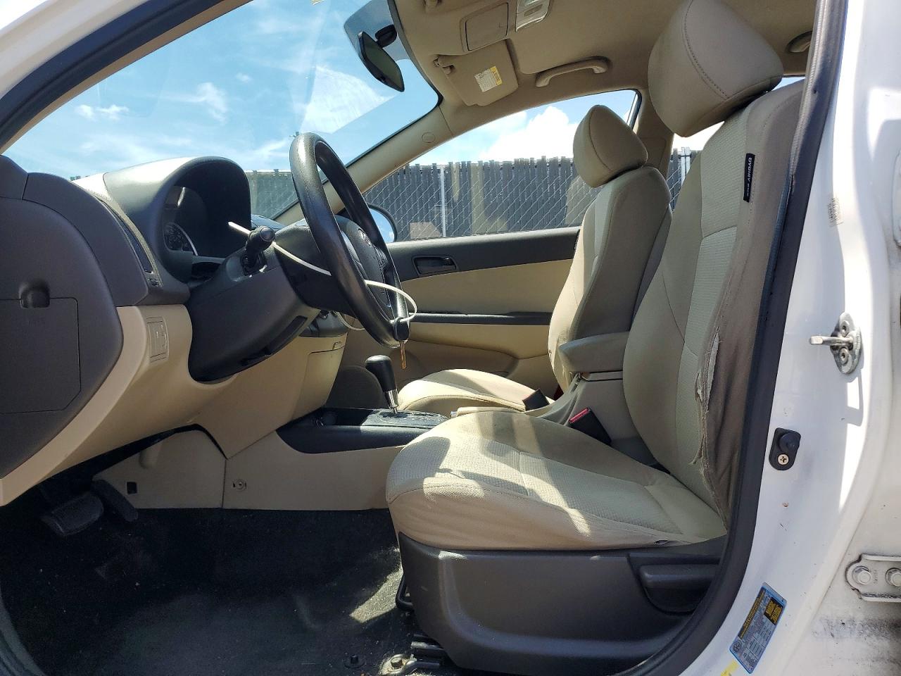 2011 Hyundai Elantra Touring Gls White vin: KMHDB8AE3BU122542