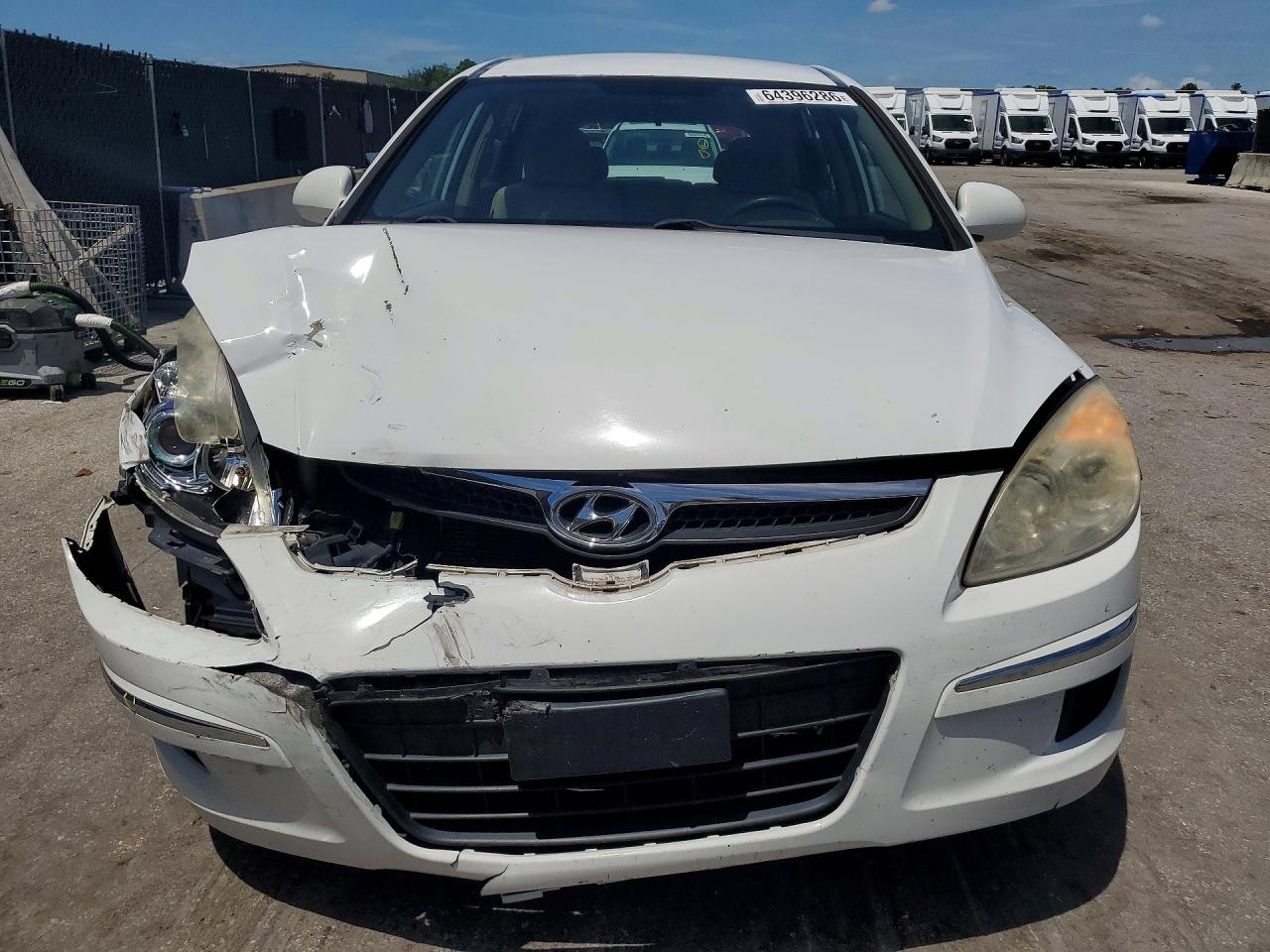 2011 Hyundai Elantra Touring Gls White vin: KMHDB8AE3BU122542