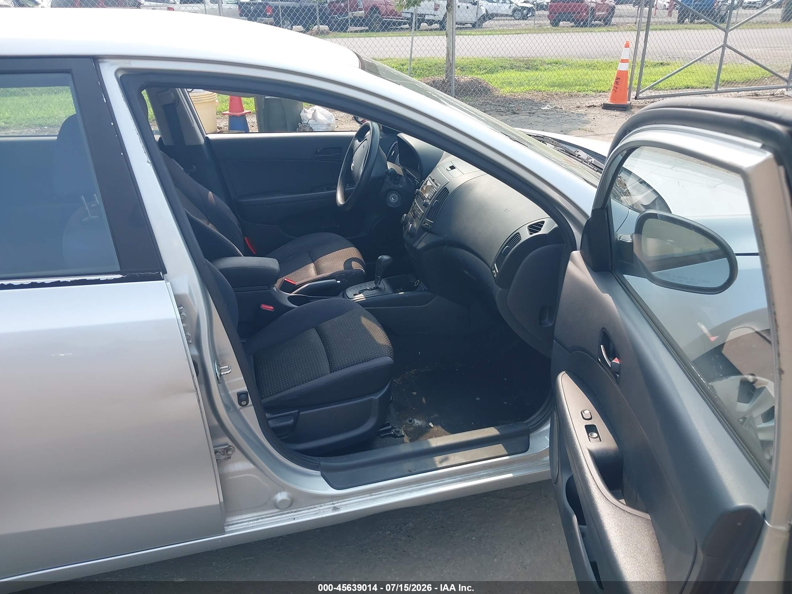 2010 Hyundai Elantra Touring Gls Gray vin: KMHDB8AE4AU061121