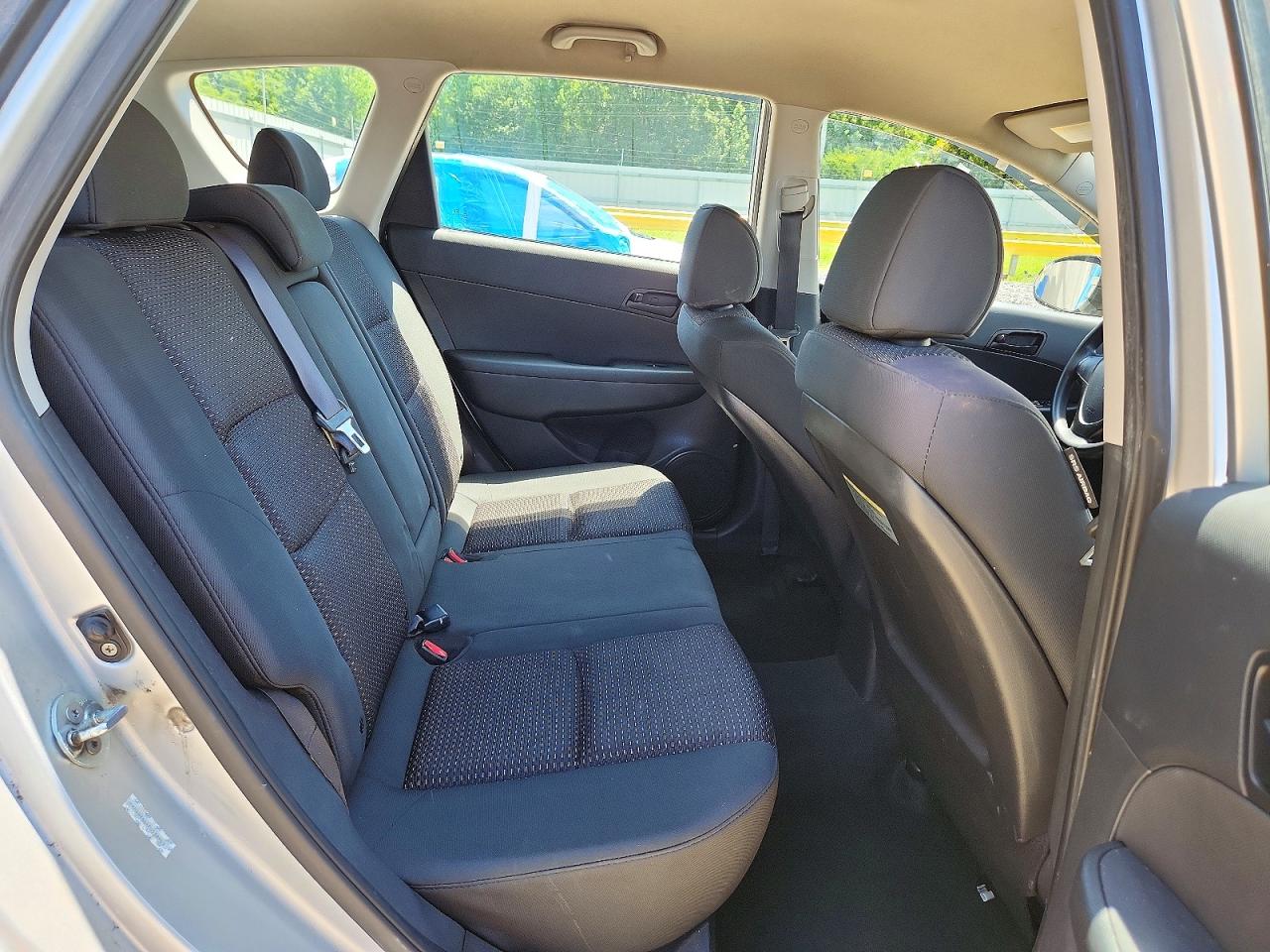 2012 Hyundai Elantra Touring Gls Silver vin: KMHDB8AE4CU139903