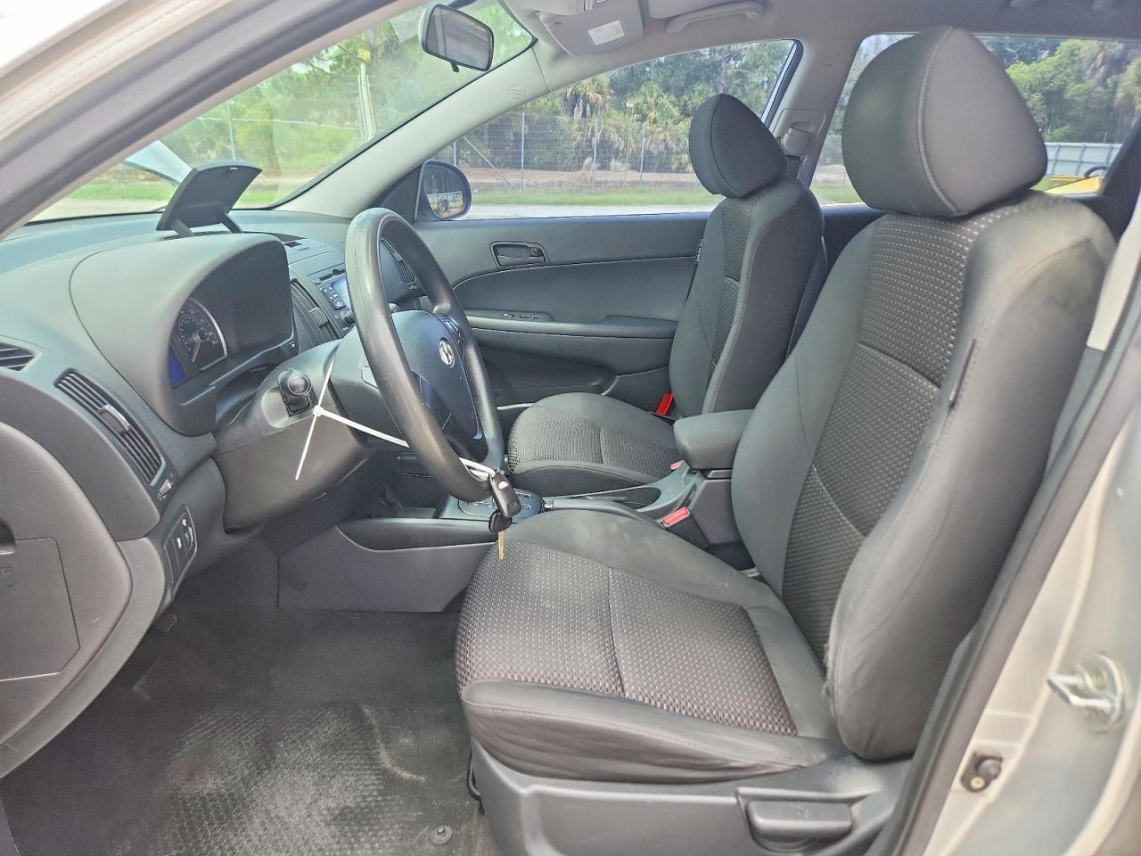2012 Hyundai Elantra Touring Gls Silver vin: KMHDB8AE4CU150075