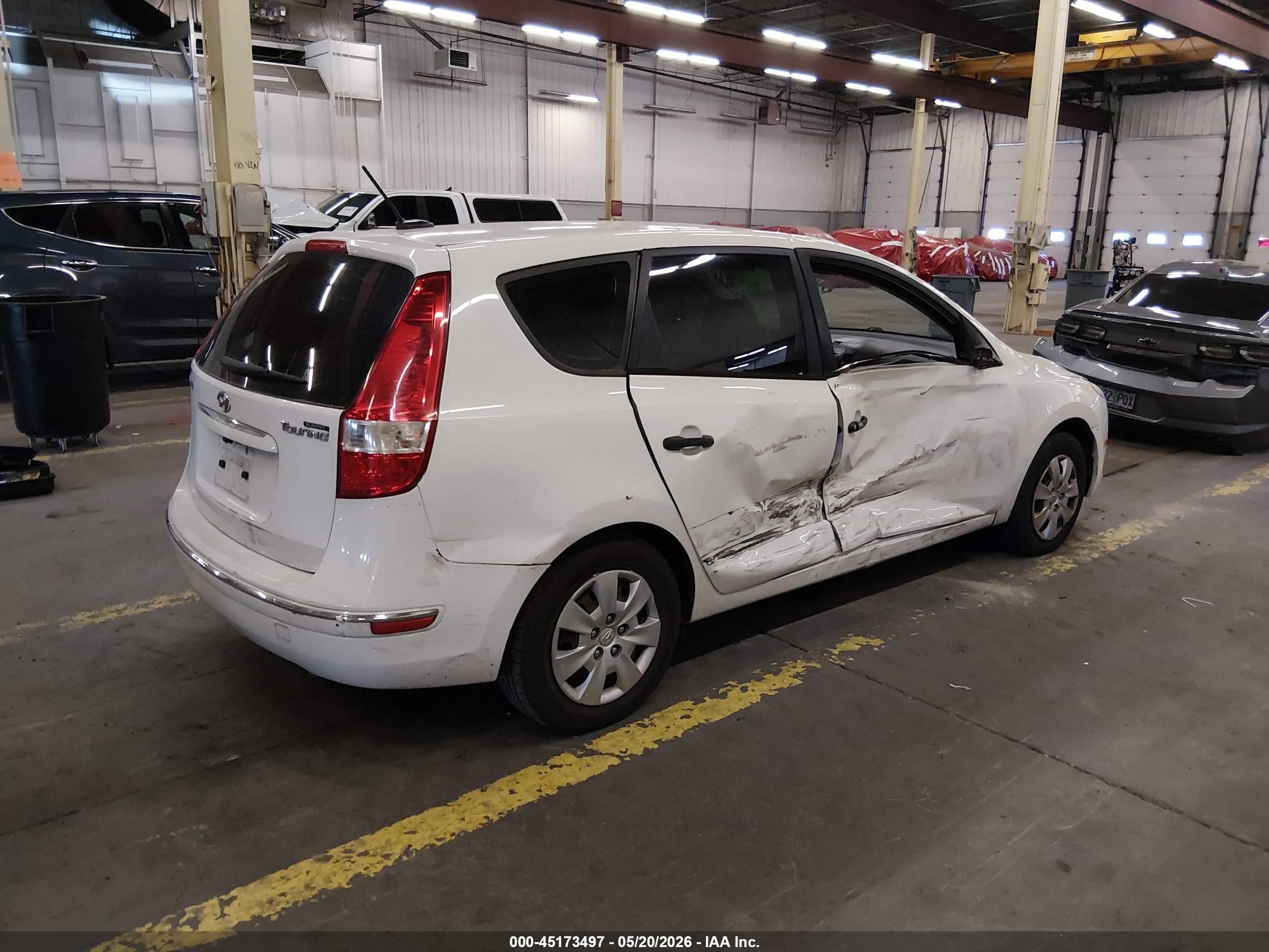 2010 Hyundai Elantra Touring Gls White vin: KMHDB8AE5AU053397