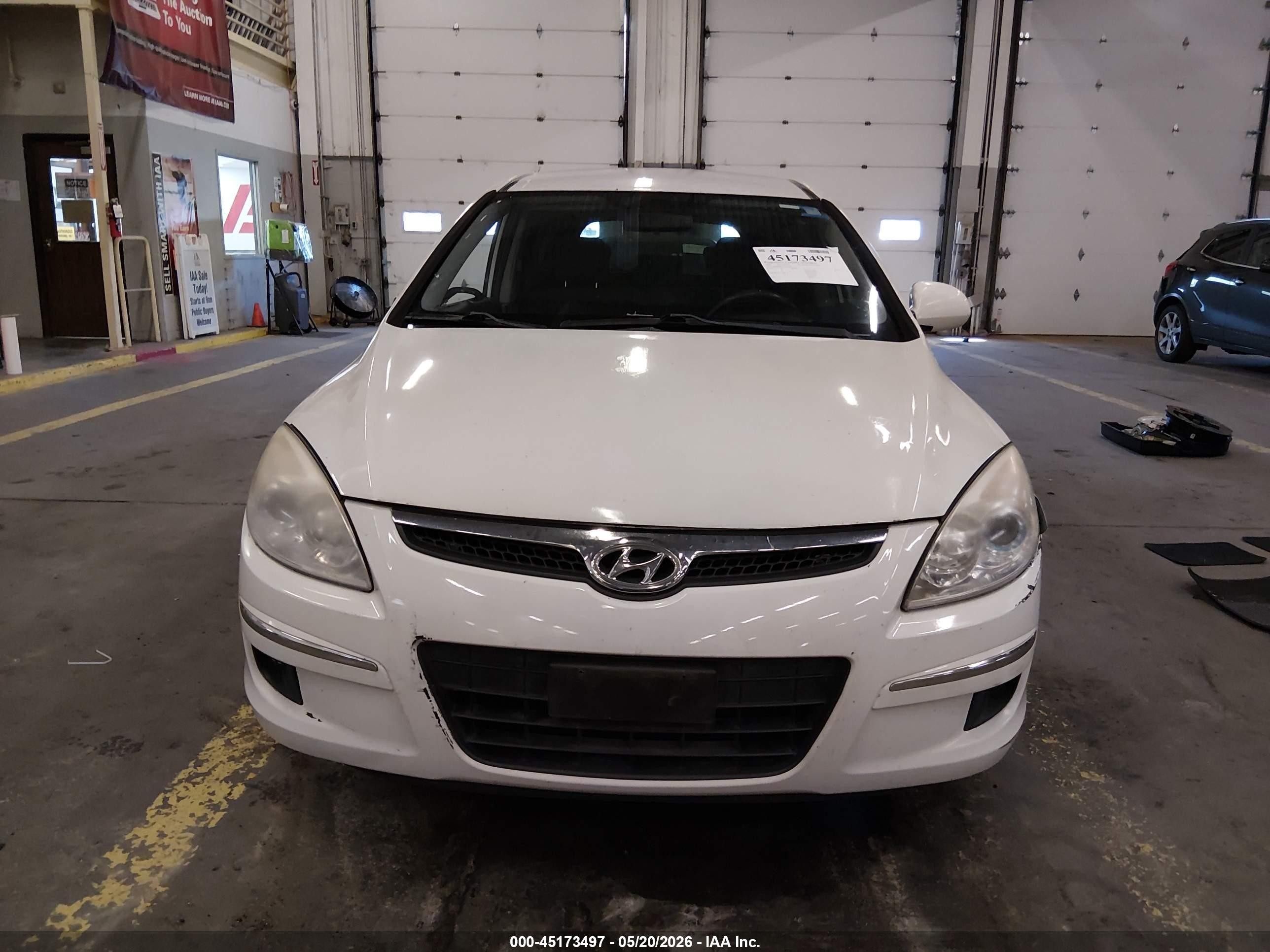 2010 Hyundai Elantra Touring Gls White vin: KMHDB8AE5AU053397