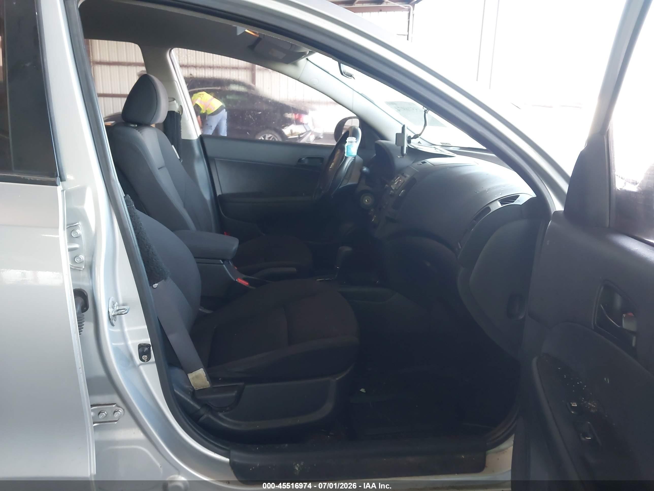 2010 Hyundai Elantra Touring Gls Silver vin: KMHDB8AE5AU066909