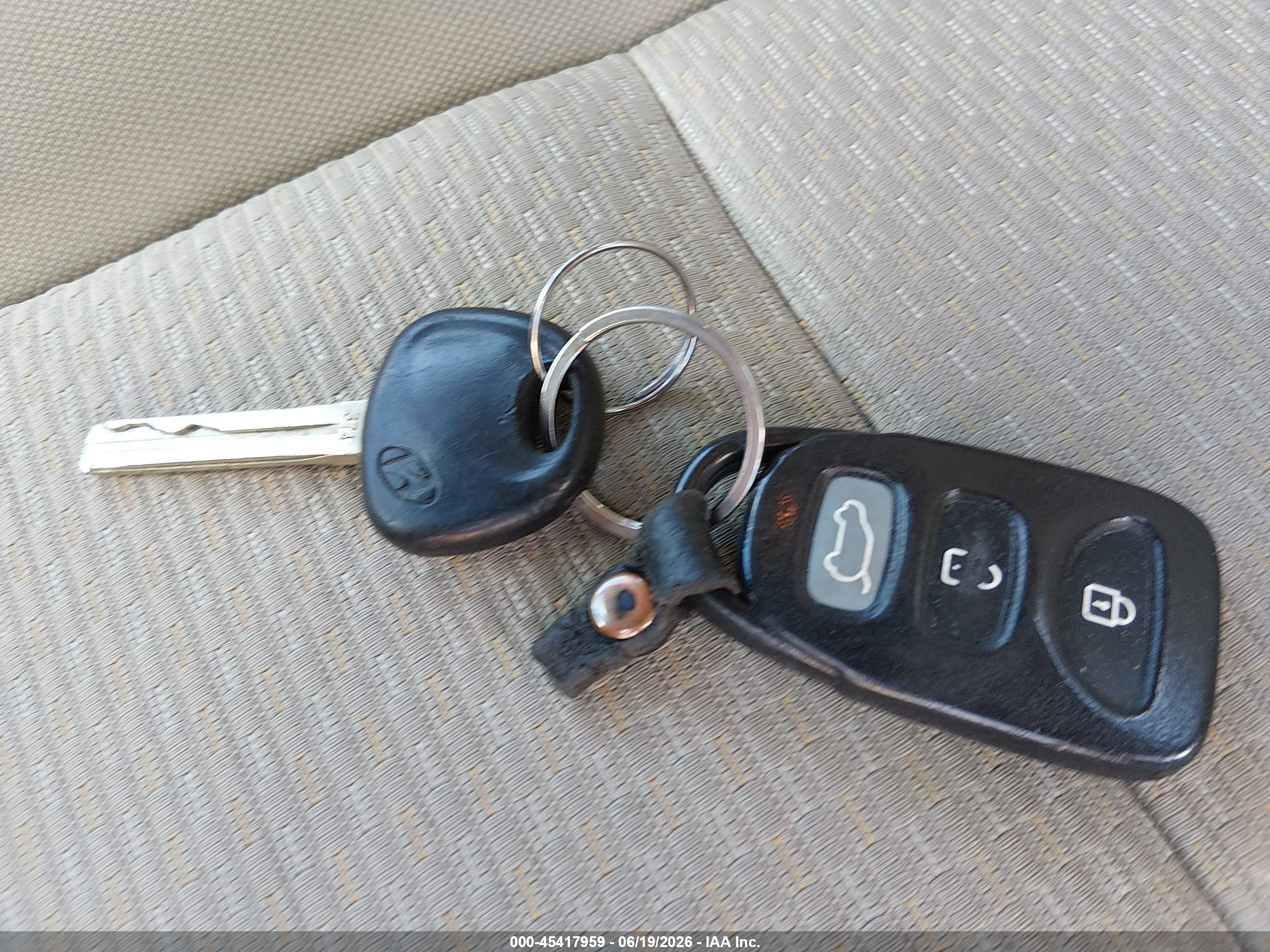 2010 Hyundai Elantra Touring Gls Красный vin: KMHDB8AE5AU085556