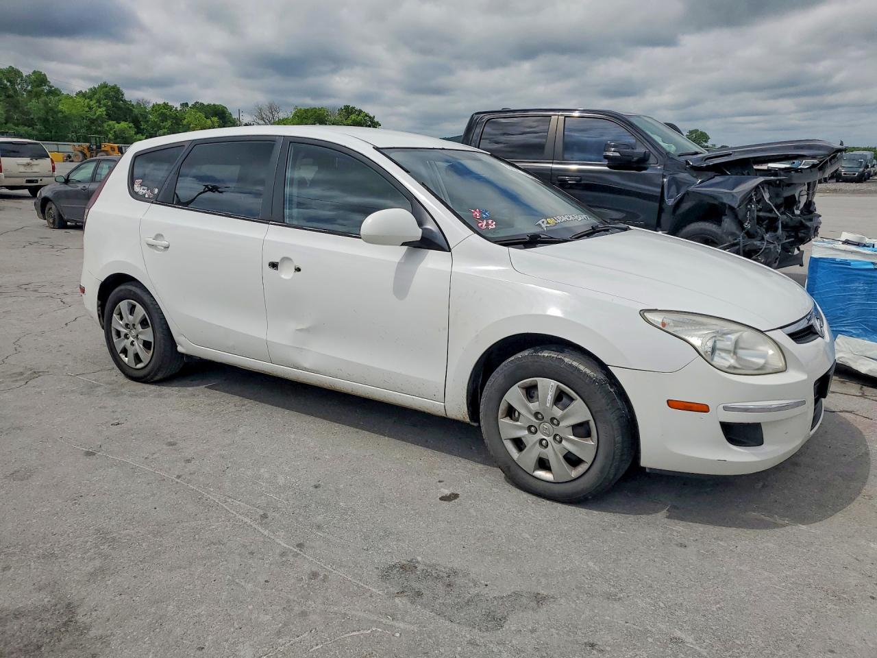 2011 Hyundai Elantra Touring Gls White vin: KMHDB8AE6BU100664