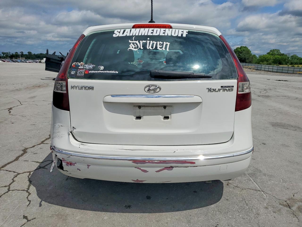 2011 Hyundai Elantra Touring Gls White vin: KMHDB8AE6BU100664