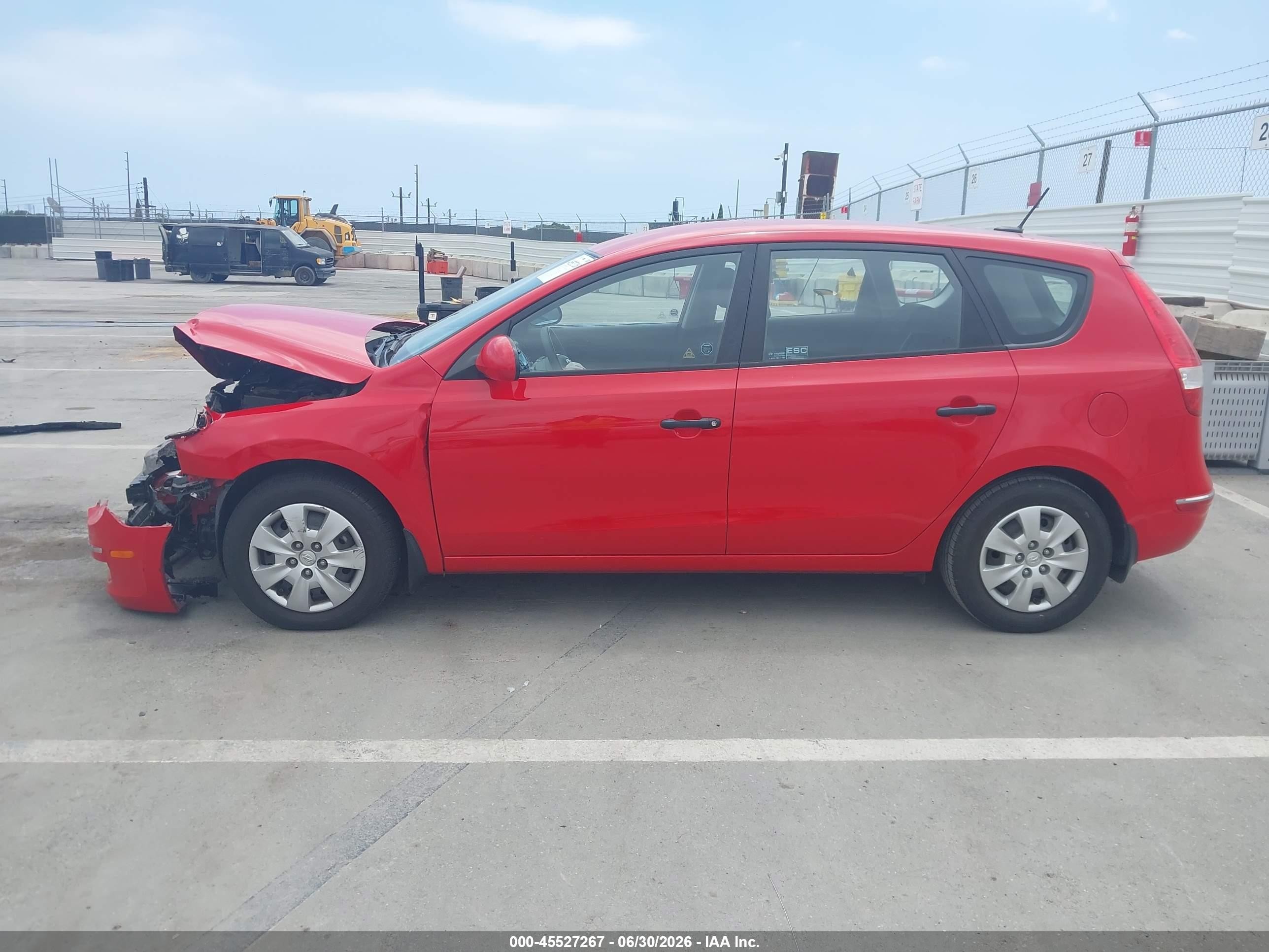 2010 Hyundai Elantra Touring Gls Red vin: KMHDB8AE7AU054227