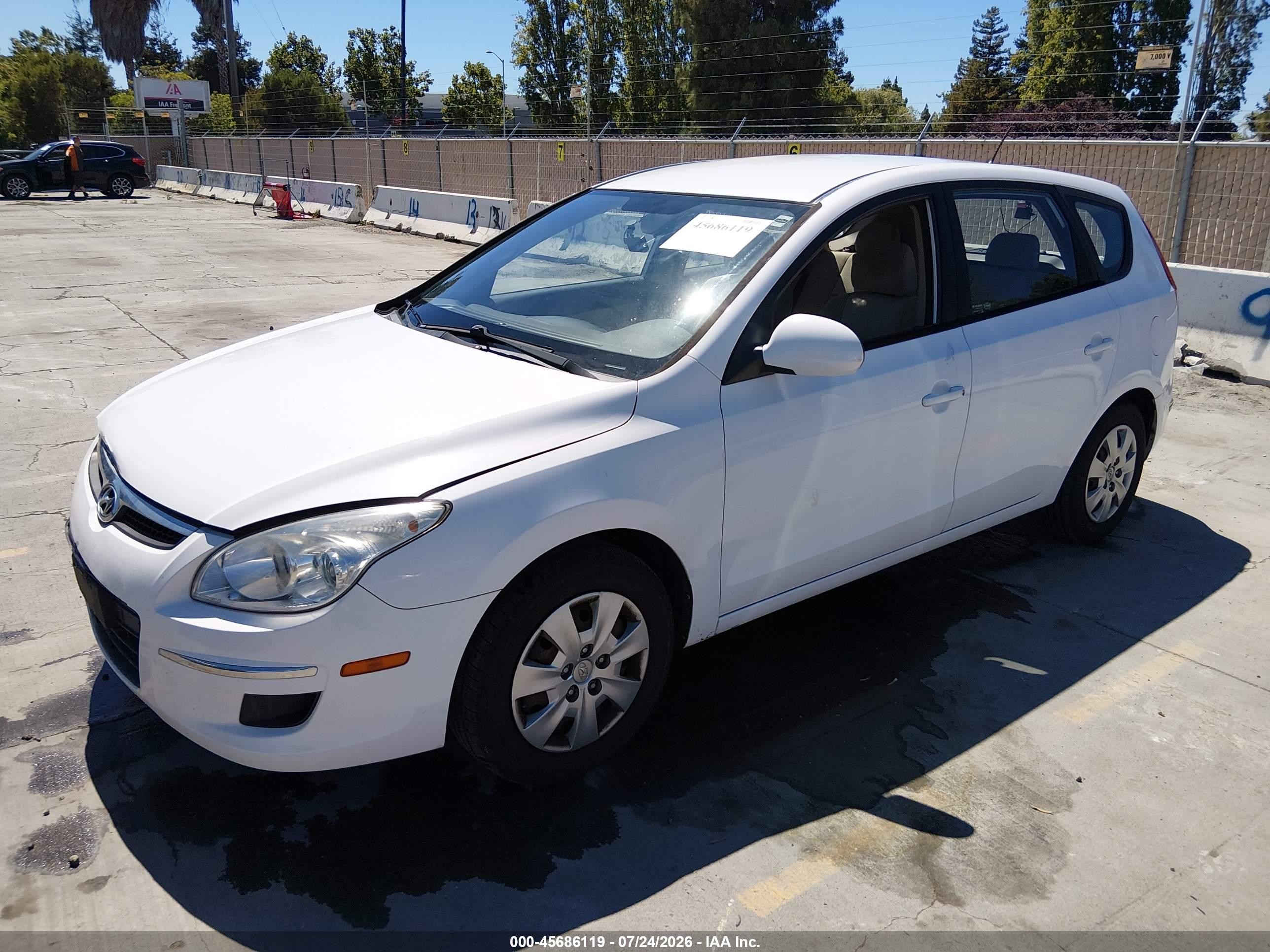 2012 Hyundai Elantra Touring Gls Белый vin: KMHDB8AE9CU158379