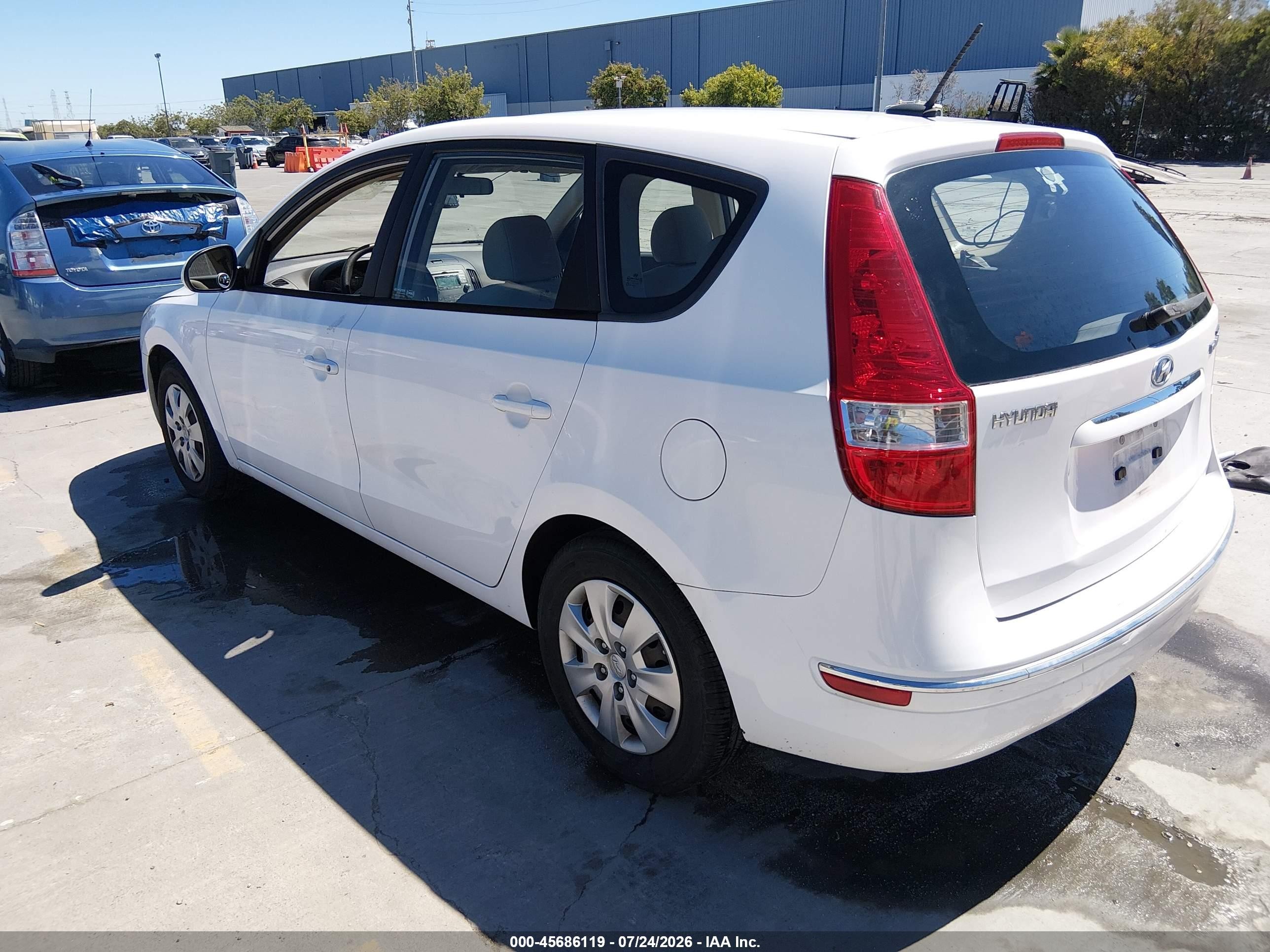 2012 Hyundai Elantra Touring Gls Белый vin: KMHDB8AE9CU158379