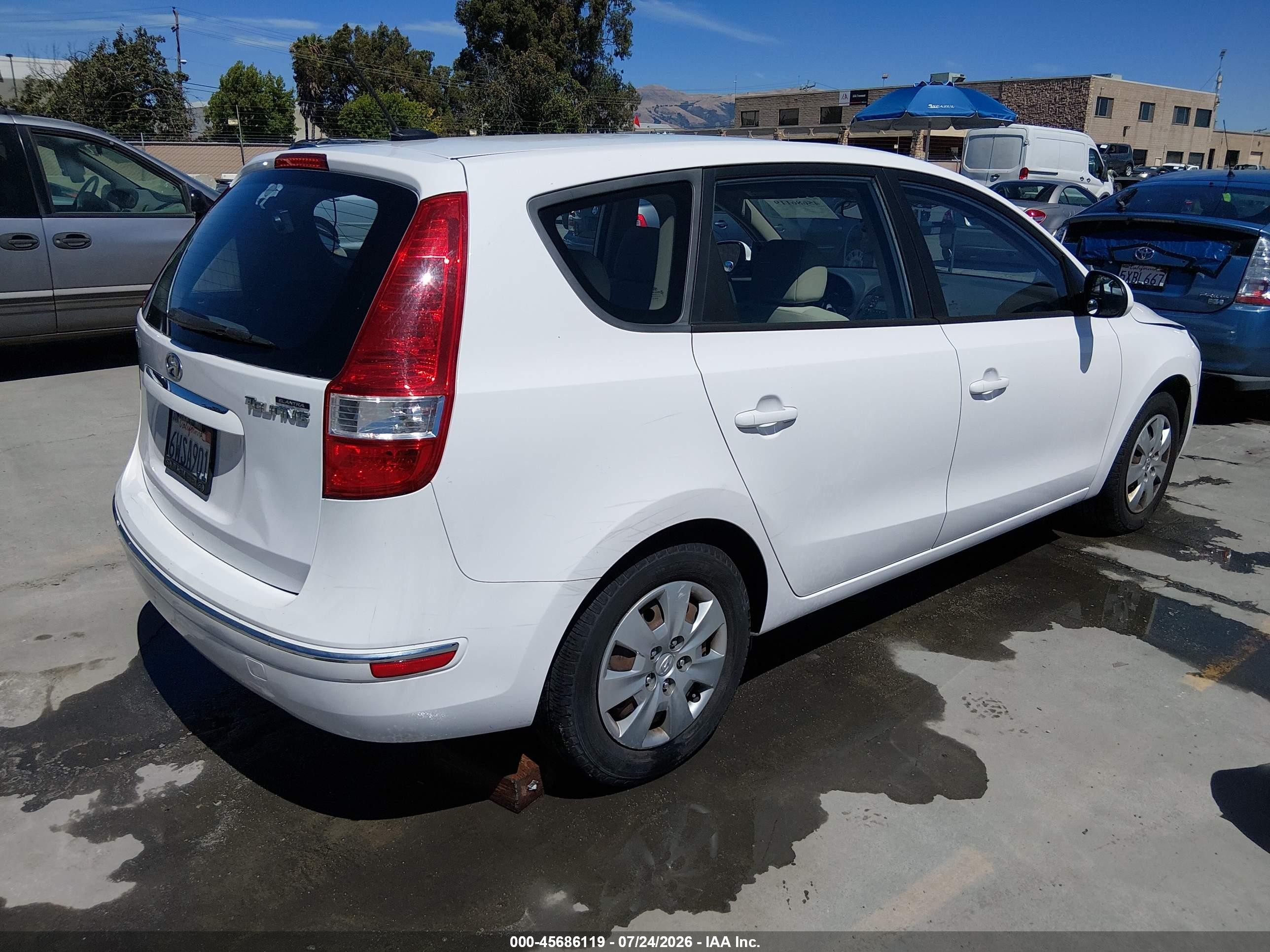 2012 Hyundai Elantra Touring Gls Белый vin: KMHDB8AE9CU158379
