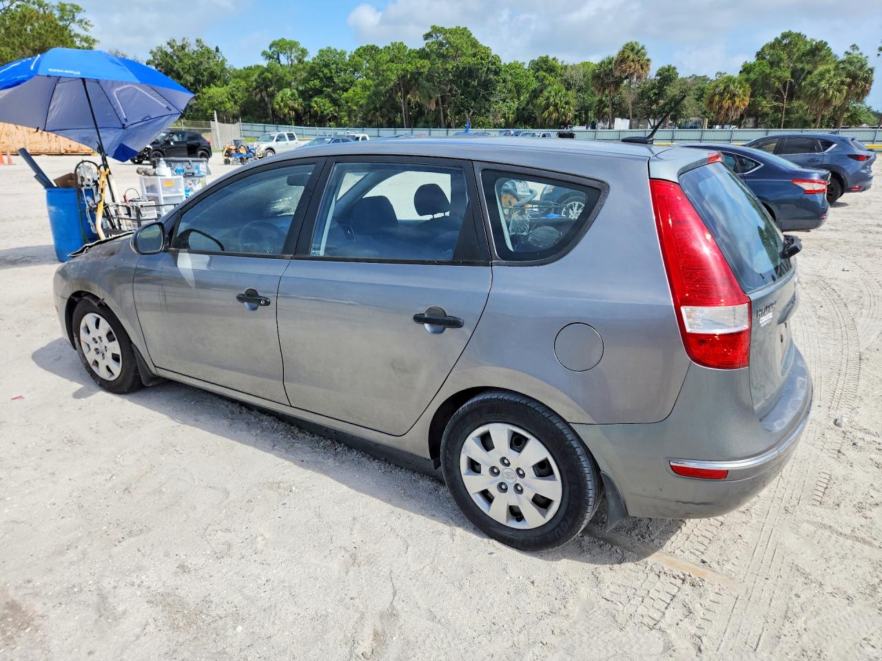 2010 Hyundai Elantra Touring Gls Silver vin: KMHDB8AEXAU052004