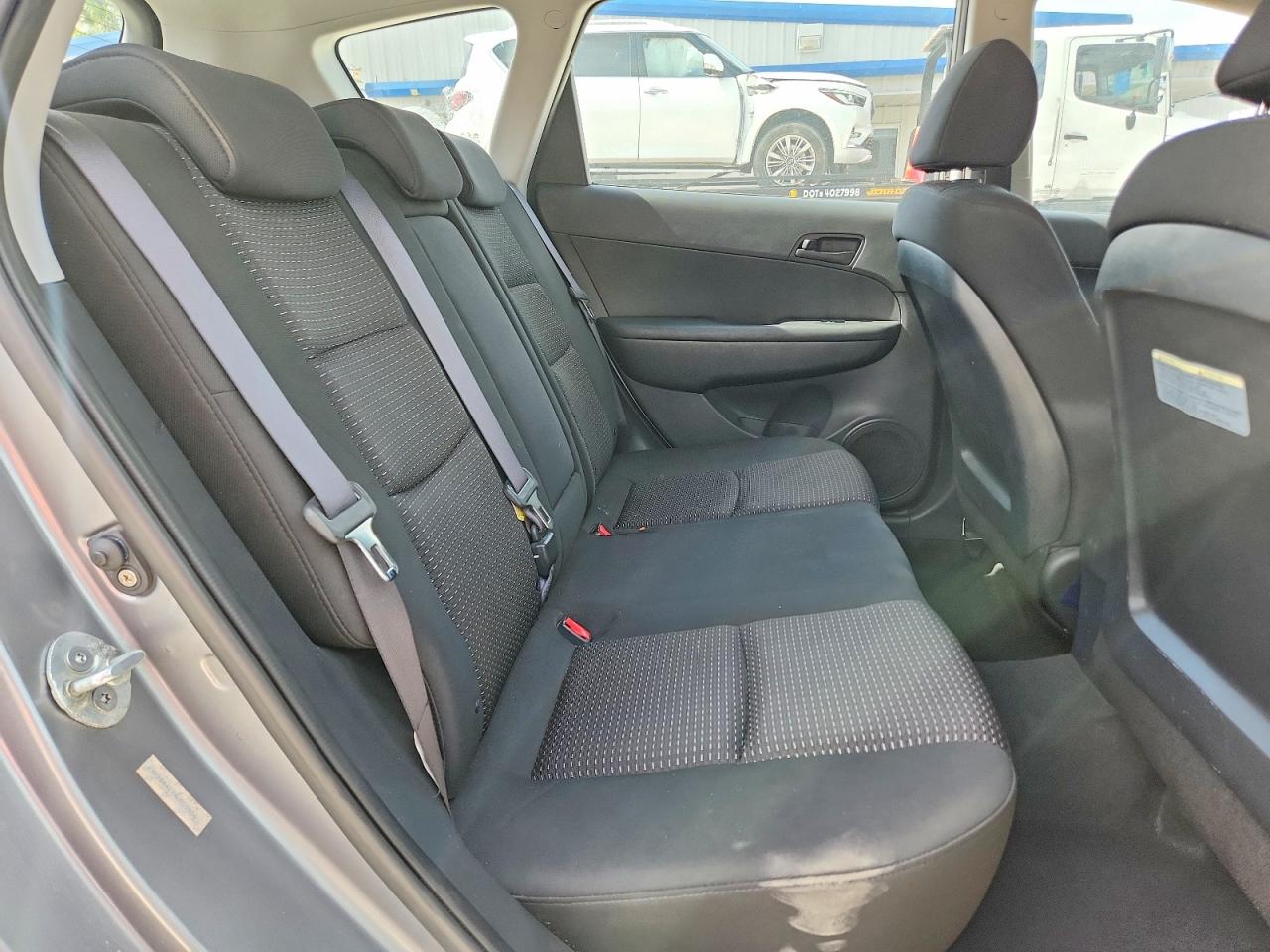 2010 Hyundai Elantra Touring Gls Silver vin: KMHDB8AEXAU052004