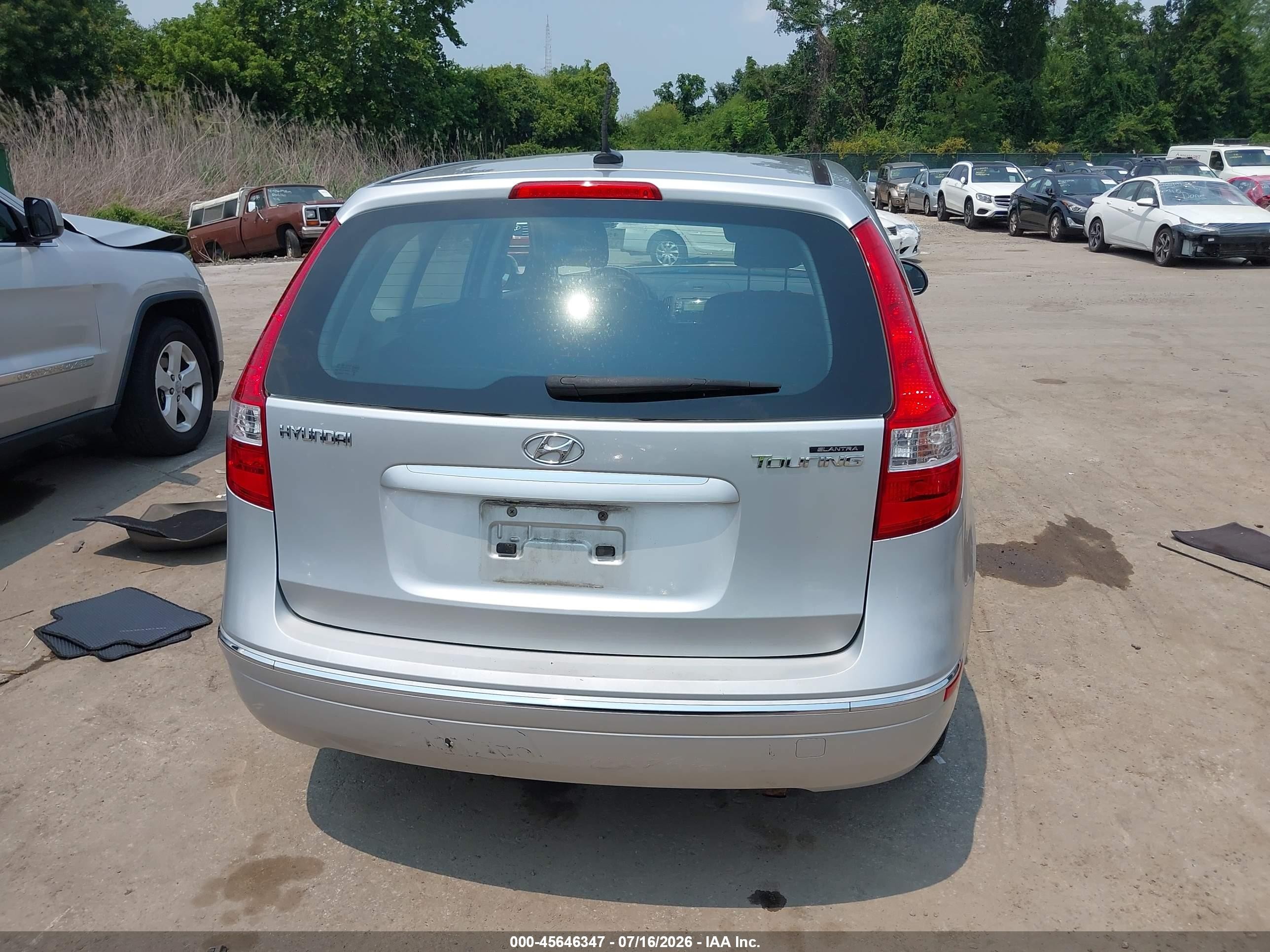 2010 Hyundai Elantra Touring Gls Silver vin: KMHDB8AEXAU054187