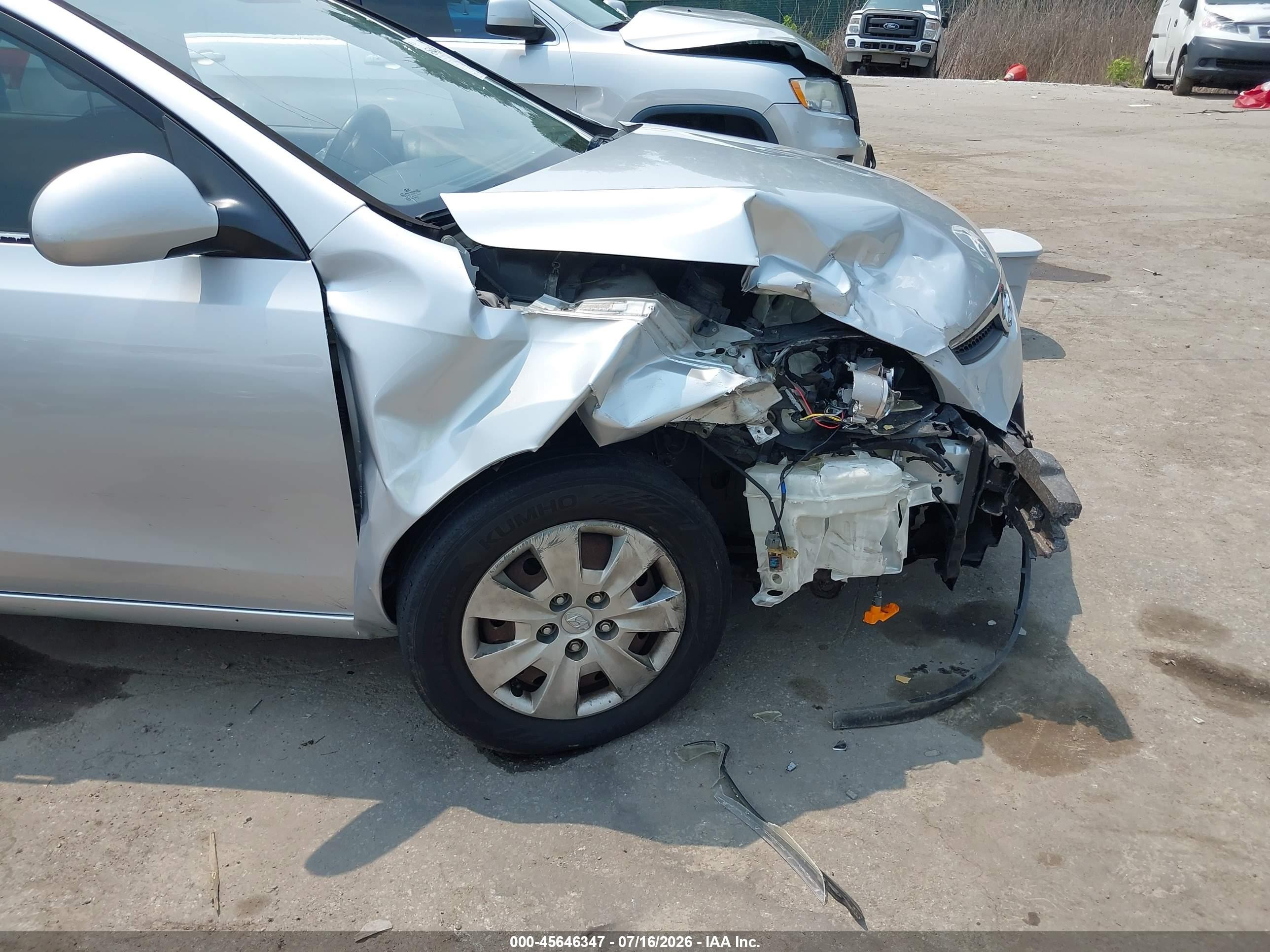 2010 Hyundai Elantra Touring Gls Silver vin: KMHDB8AEXAU054187