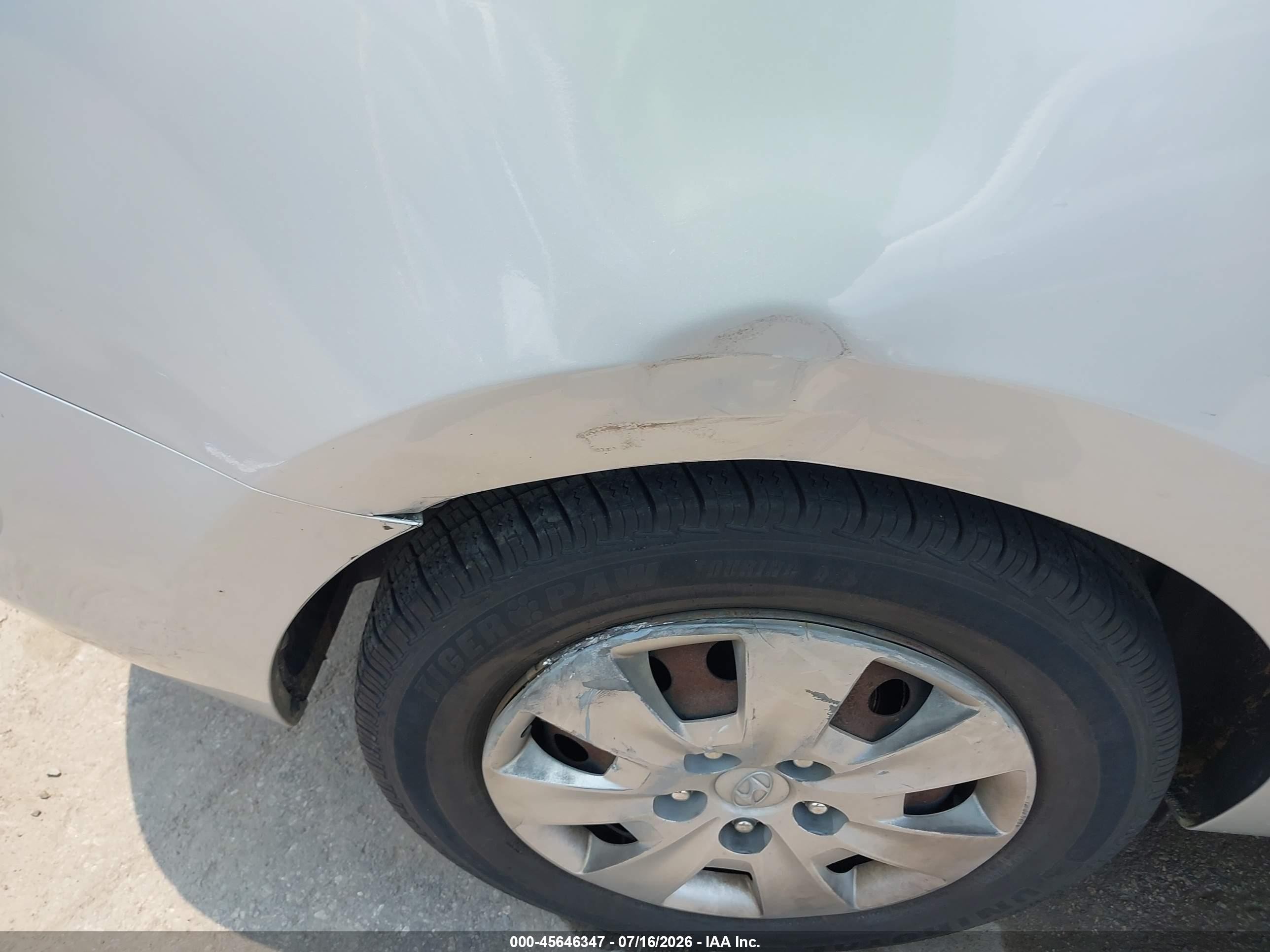 2010 Hyundai Elantra Touring Gls Silver vin: KMHDB8AEXAU054187