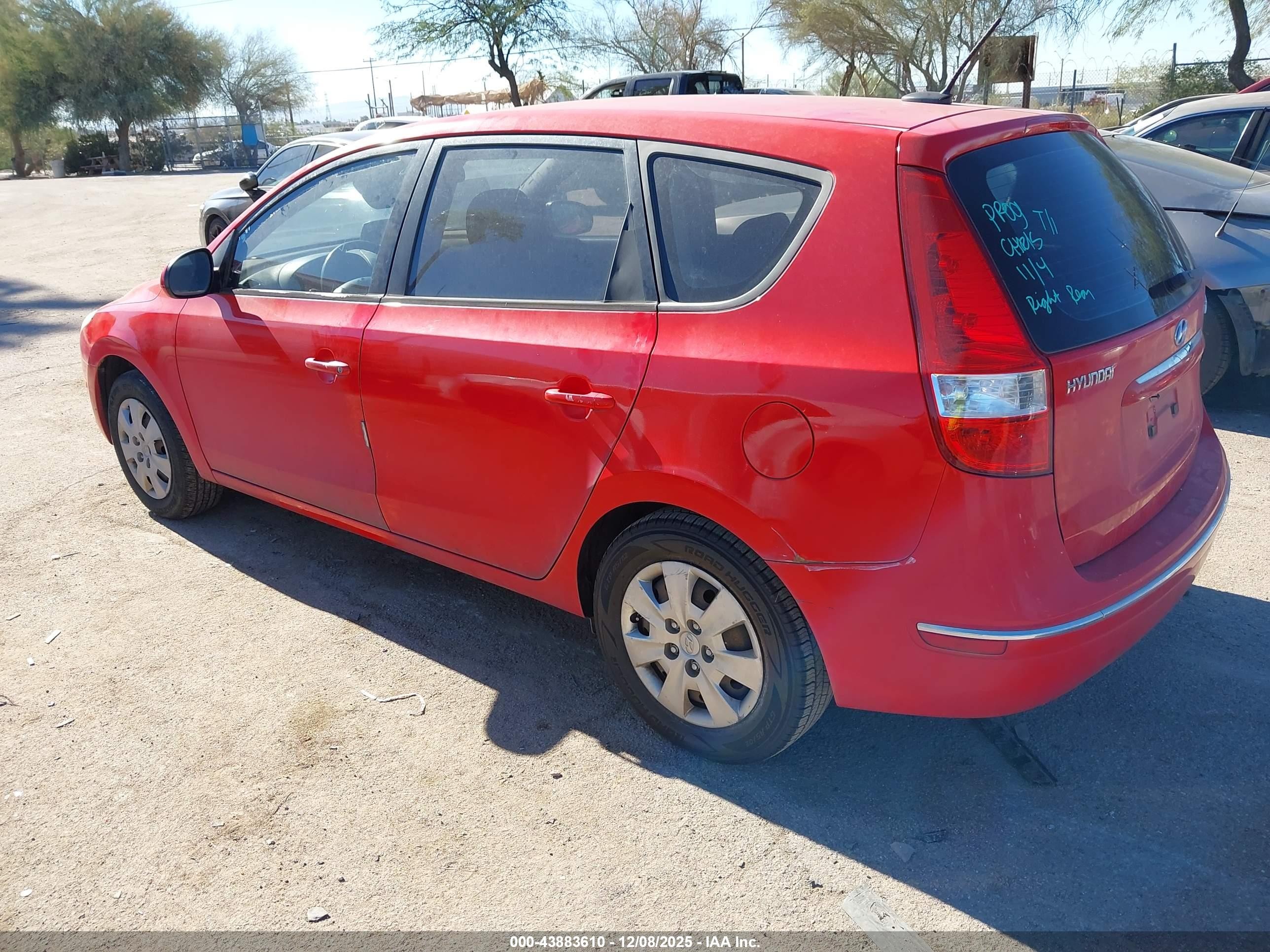 2011 Hyundai Elantra Touring Gls Red vin: KMHDB8AEXBU091015