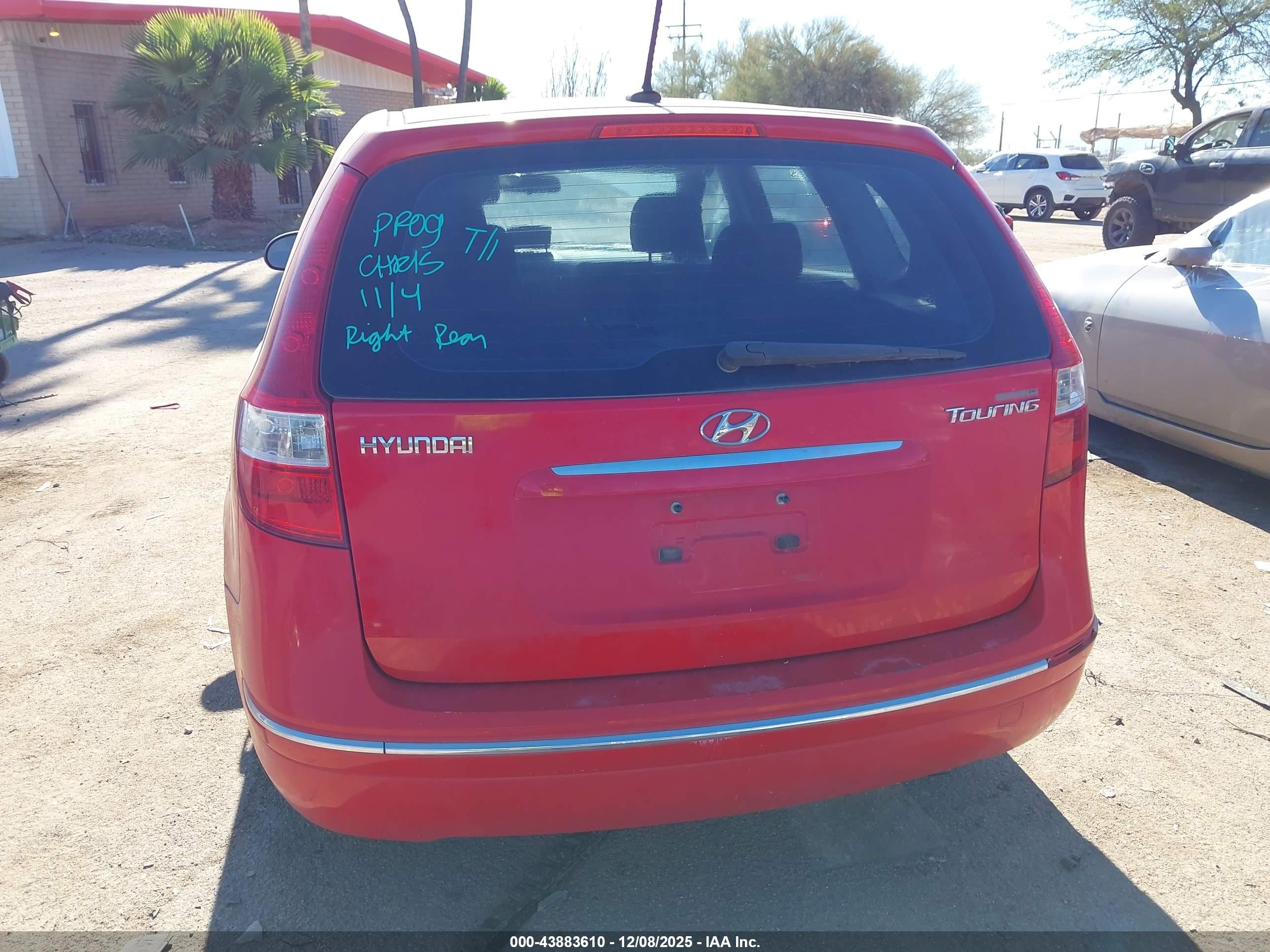 2011 Hyundai Elantra Touring Gls Red vin: KMHDB8AEXBU091015
