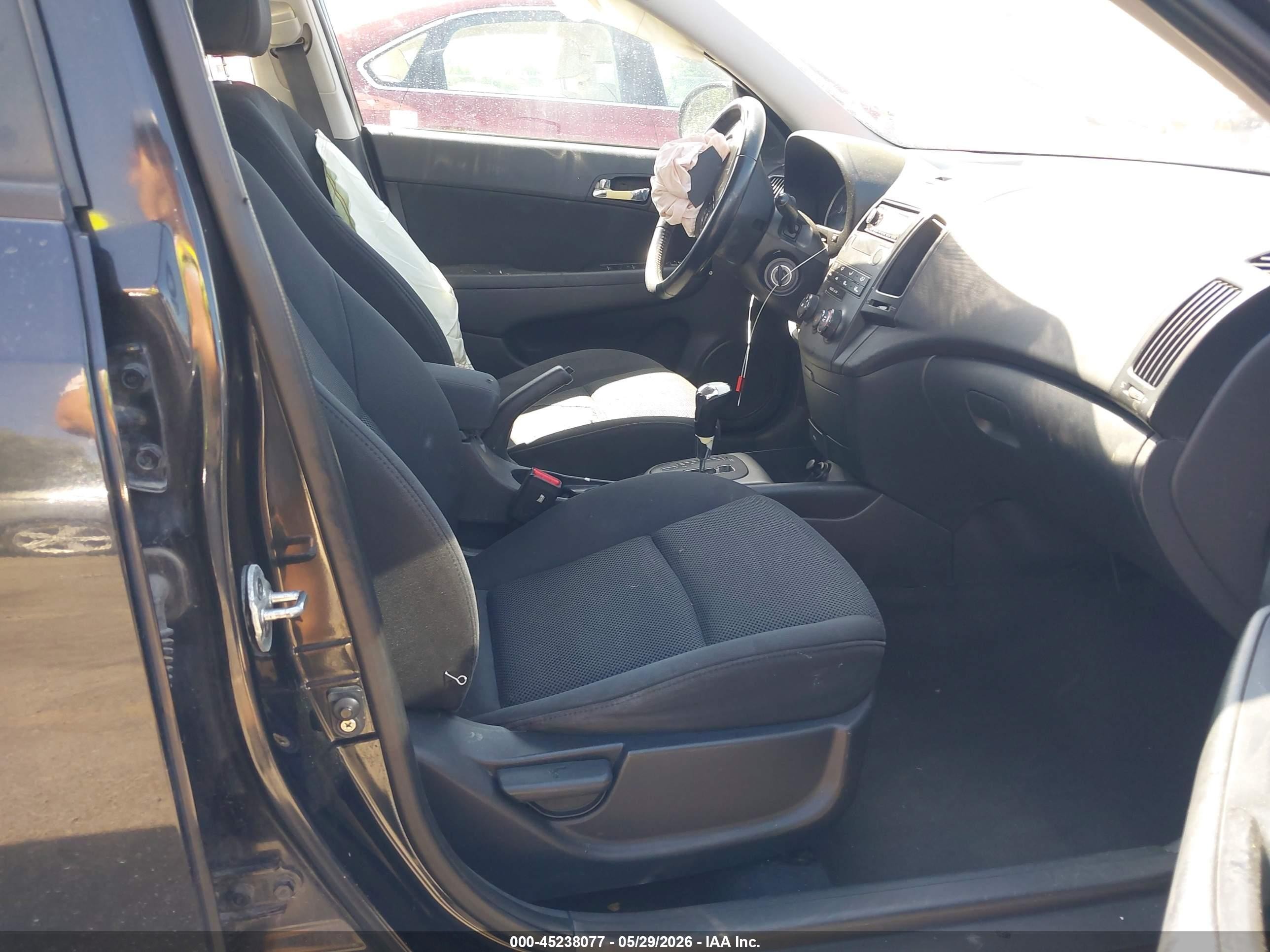 2009 Hyundai Elantra Touring   Black vin: KMHDC86E19U021922