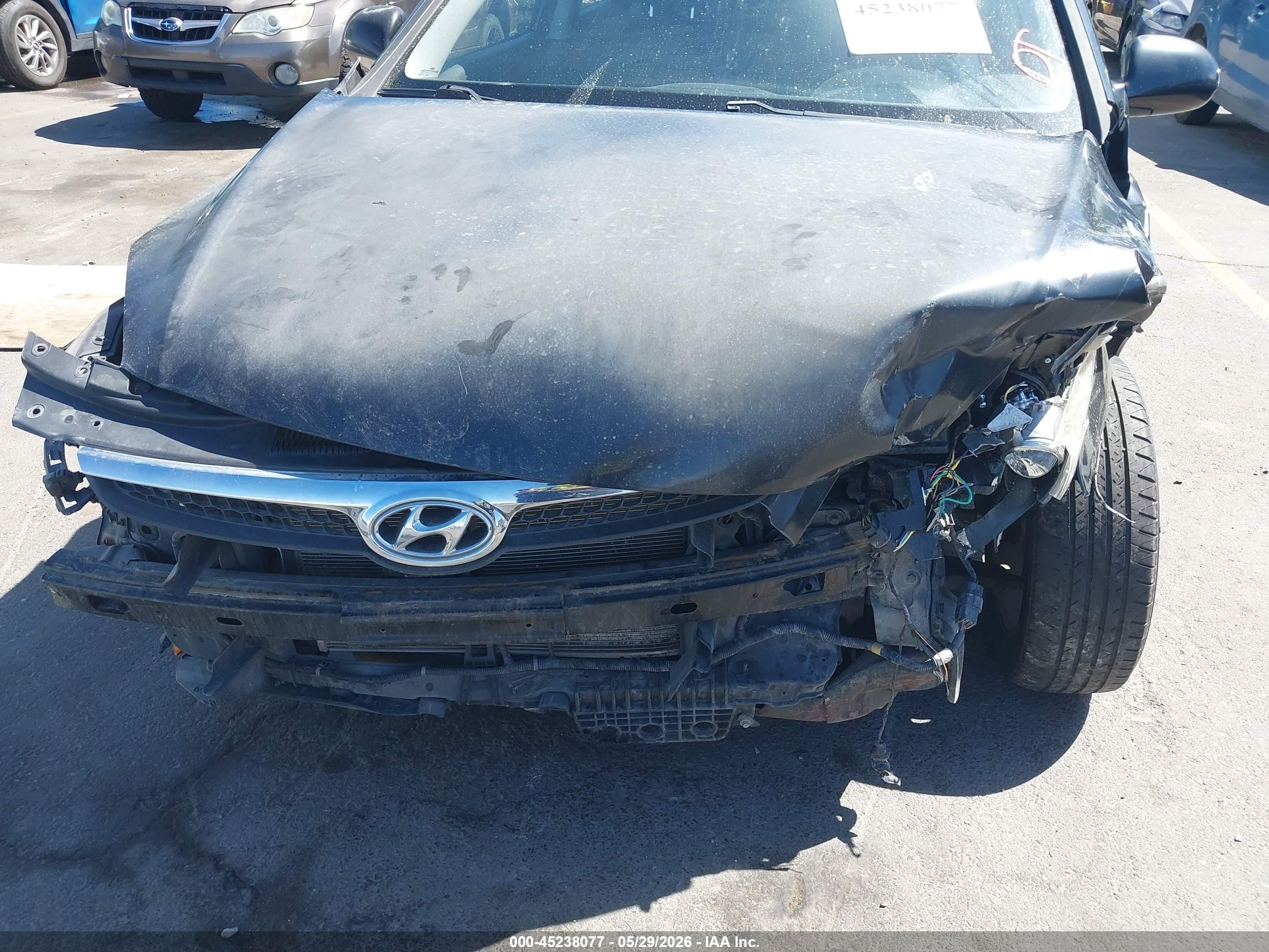2009 Hyundai Elantra Touring   Black vin: KMHDC86E19U021922