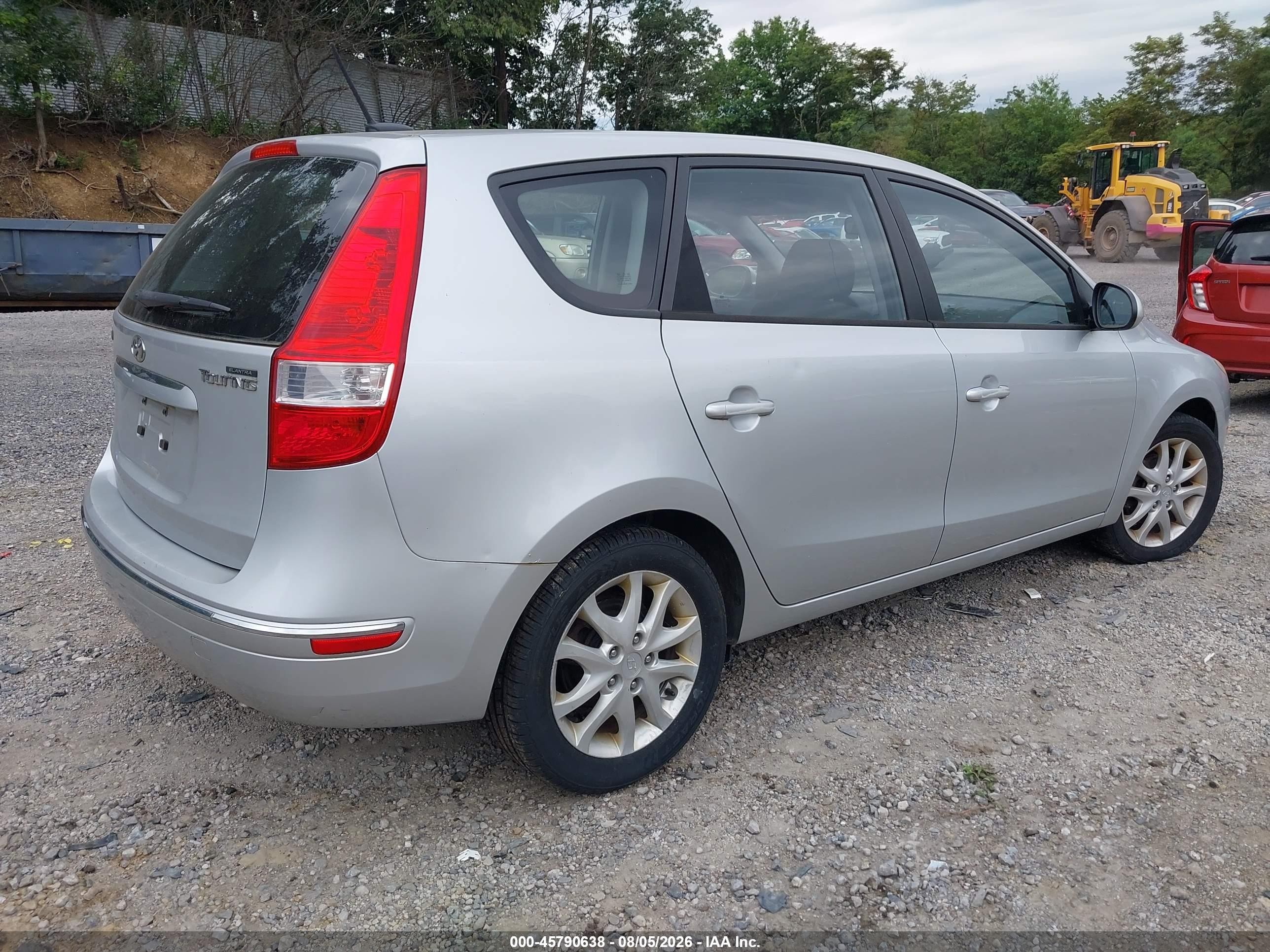 2009 Hyundai Elantra Touring Silver vin: KMHDC86E19U042611