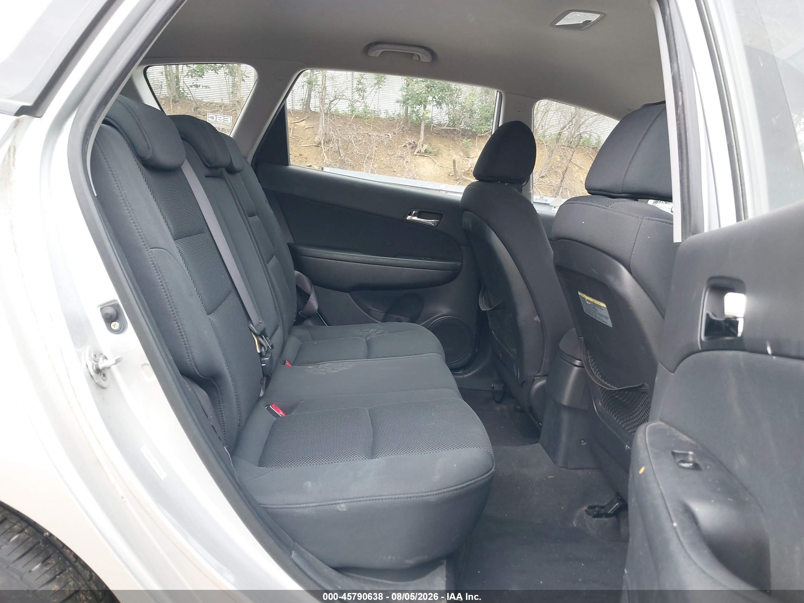 2009 Hyundai Elantra Touring Silver vin: KMHDC86E19U042611