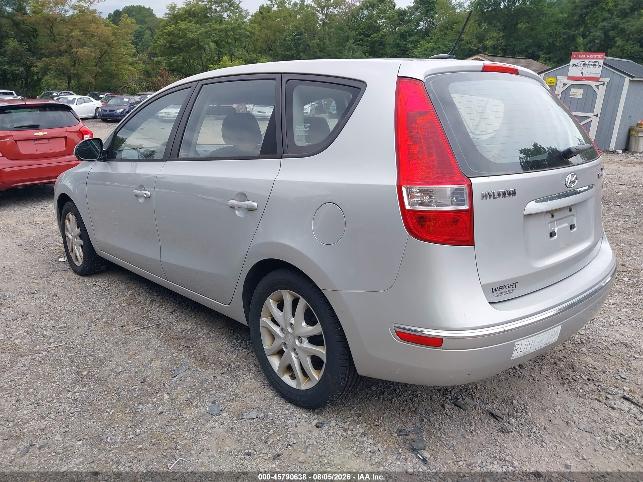 2009 Hyundai Elantra Touring Silver vin: KMHDC86E19U042611