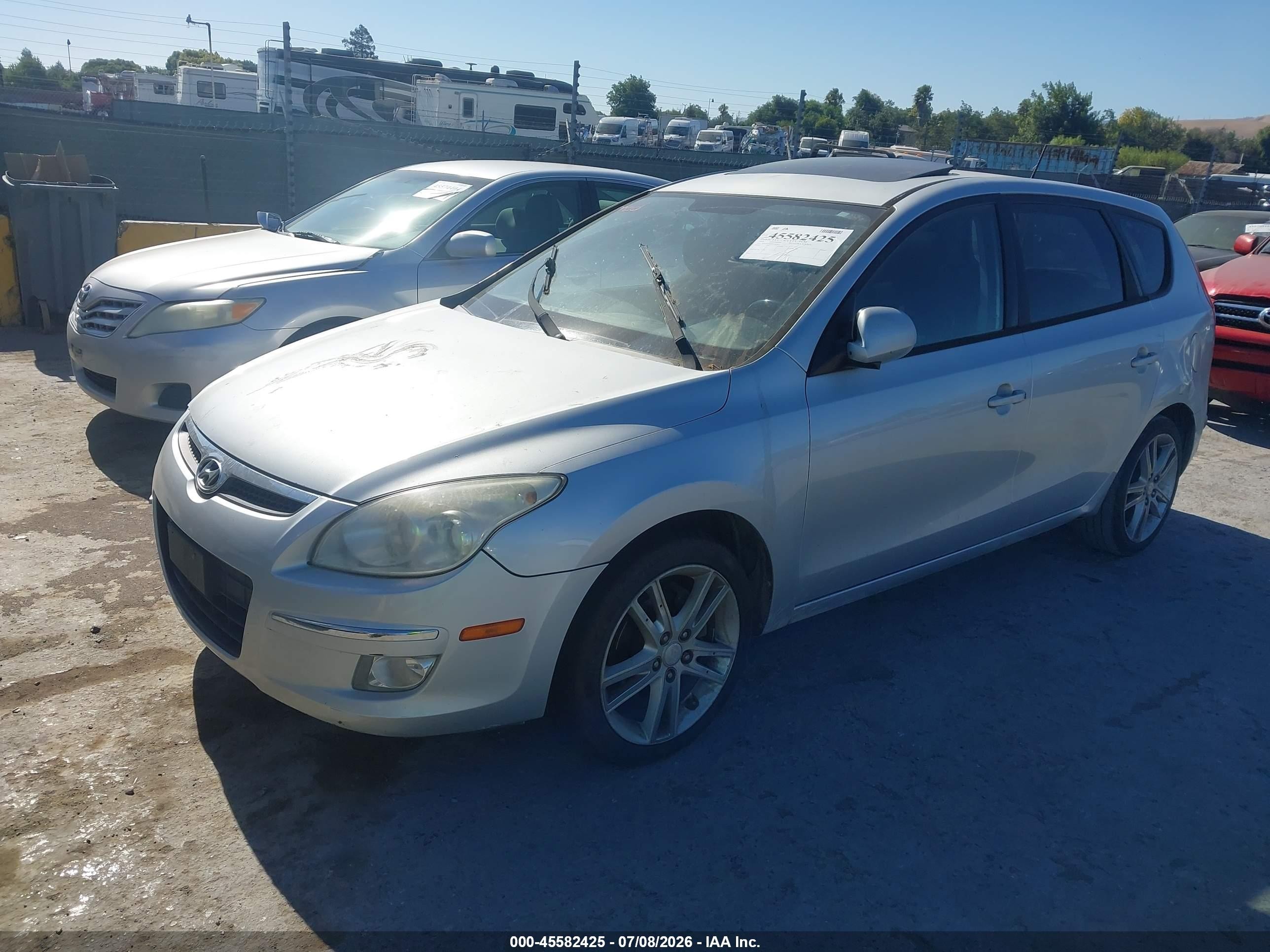 2009 Hyundai Elantra Touring   Серебряный vin: KMHDC86E29U026949
