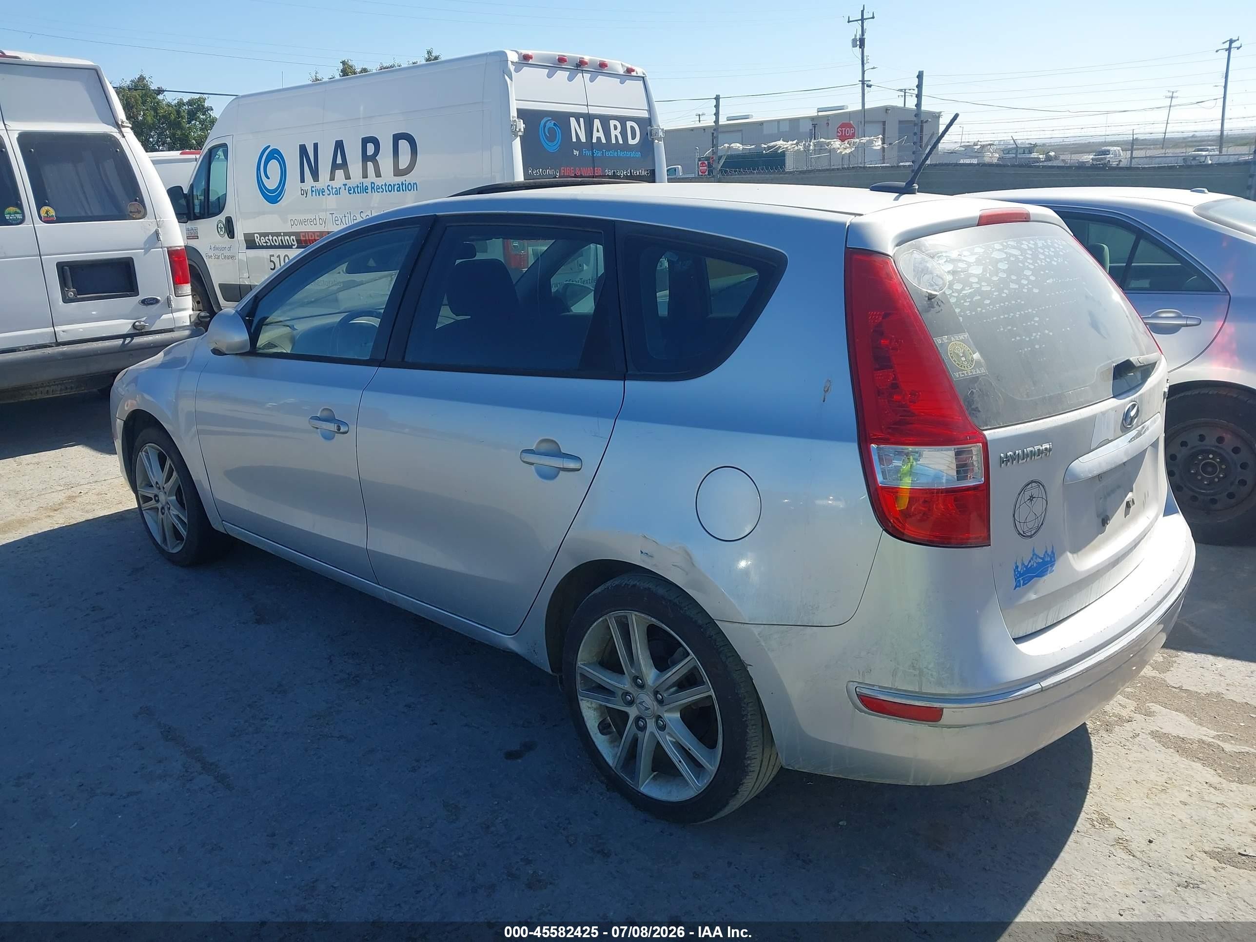 2009 Hyundai Elantra Touring   Серебряный vin: KMHDC86E29U026949