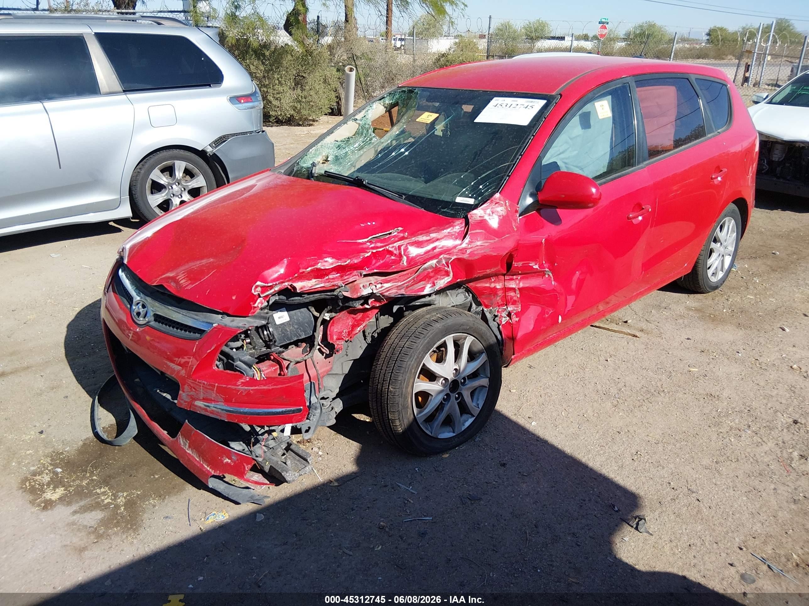 2009 Hyundai Elantra Touring   Красный vin: KMHDC86E29U033352