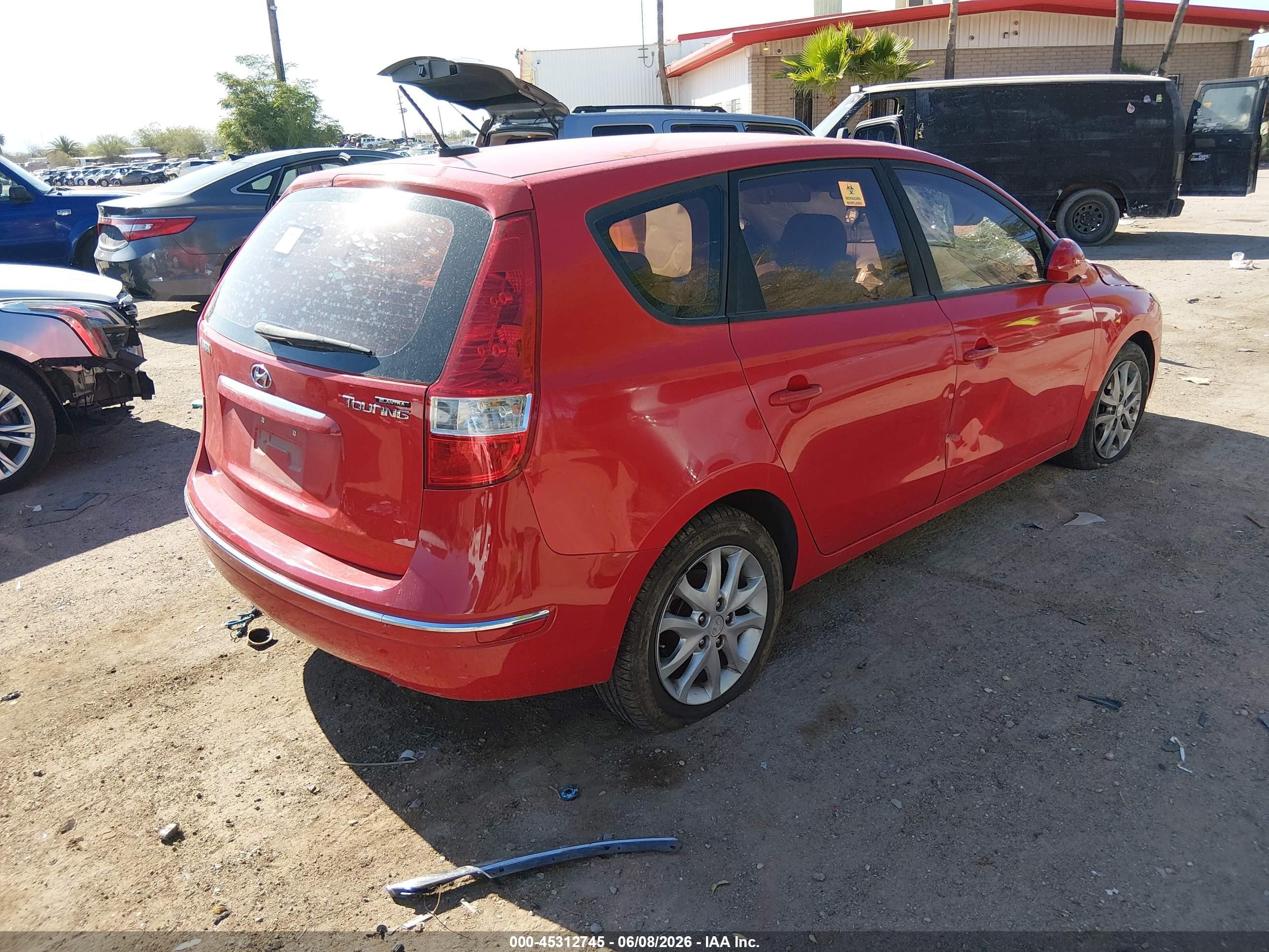 2009 Hyundai Elantra Touring   Красный vin: KMHDC86E29U033352