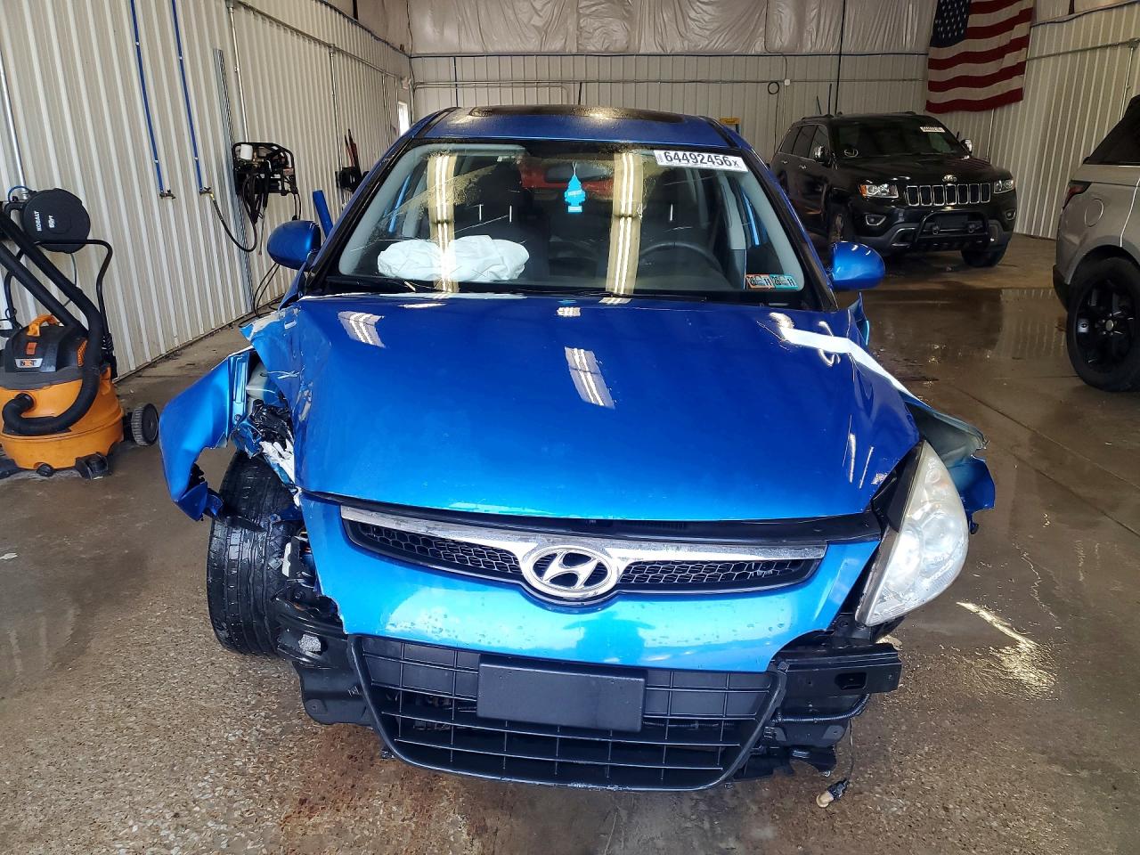 2009 Hyundai Elantra Touring Blue vin: KMHDC86E39U034512