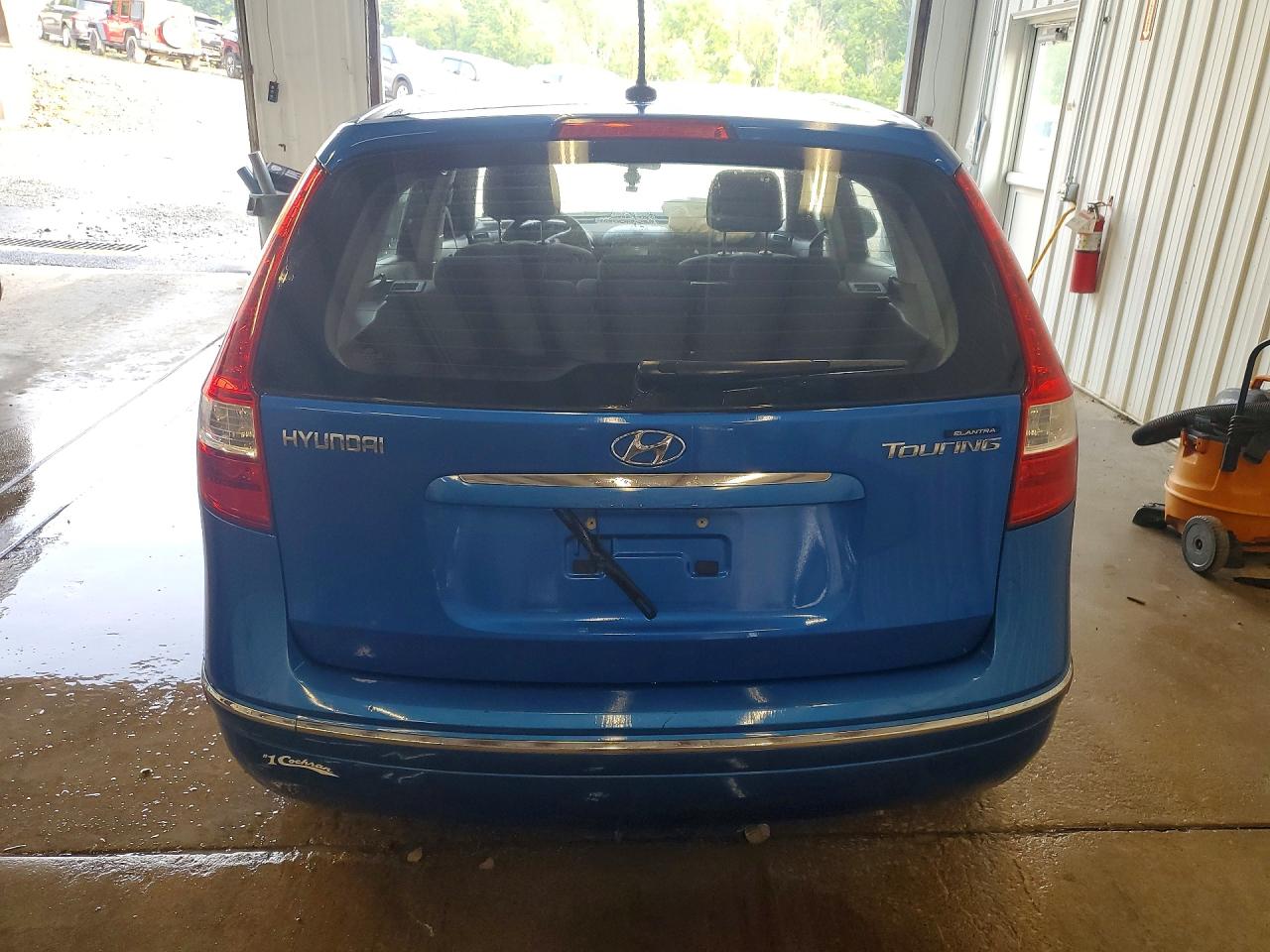 2009 Hyundai Elantra Touring Blue vin: KMHDC86E39U034512