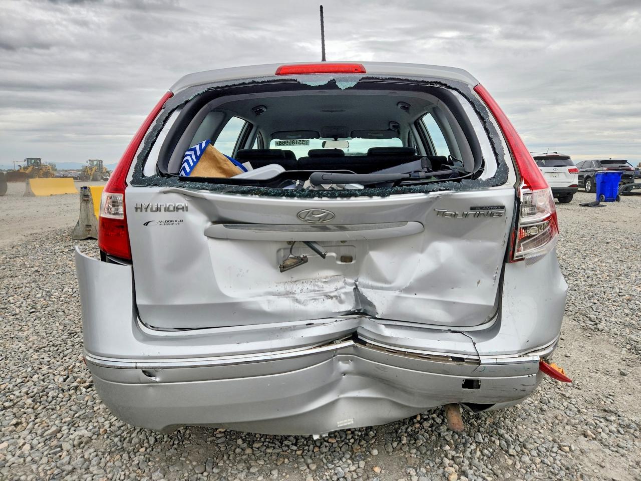 2009 Hyundai Elantra Touring Silver vin: KMHDC86E49U025737