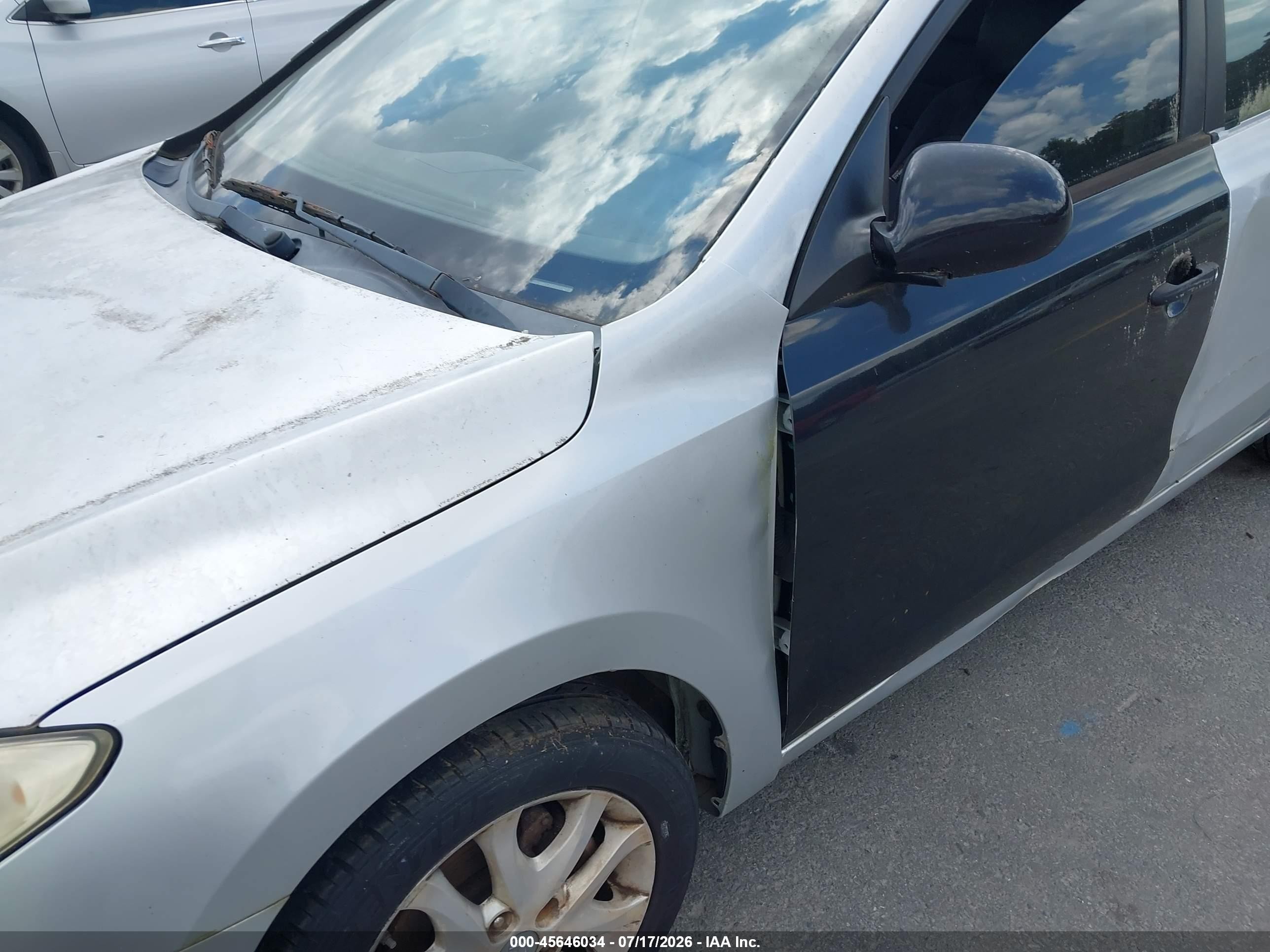 2009 Hyundai Elantra Touring   Серебряный vin: KMHDC86E69U045679