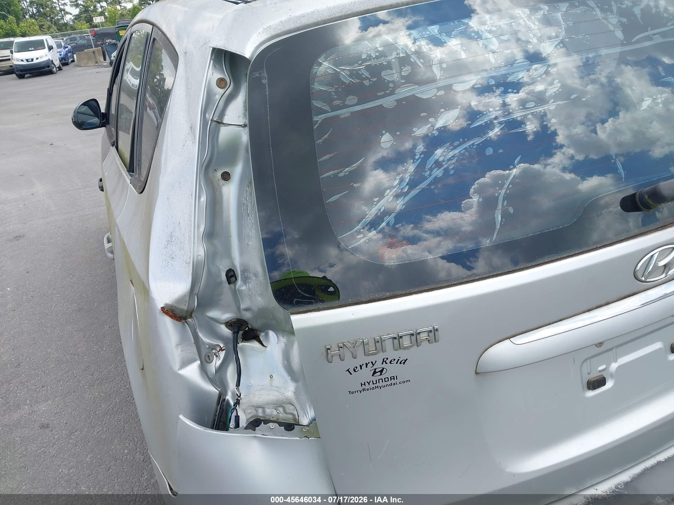 2009 Hyundai Elantra Touring   Серебряный vin: KMHDC86E69U045679