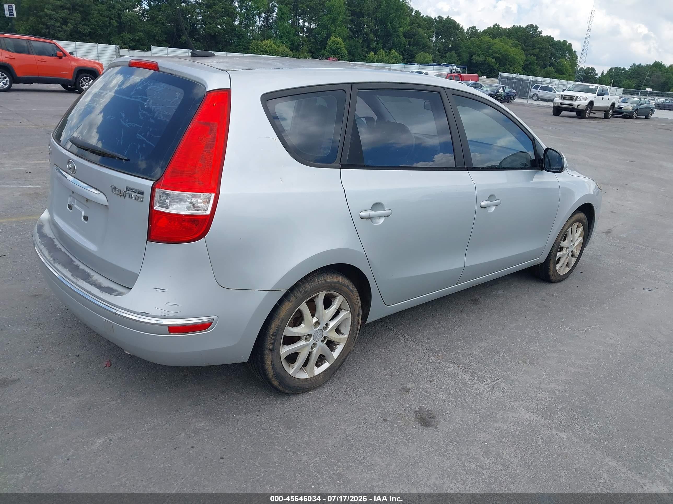 2009 Hyundai Elantra Touring   Серебряный vin: KMHDC86E69U045679