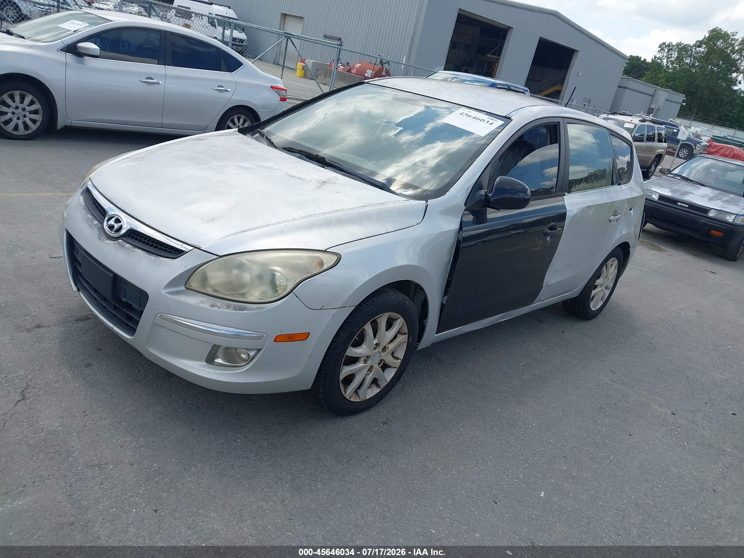 2009 Hyundai Elantra Touring   Серебряный vin: KMHDC86E69U045679