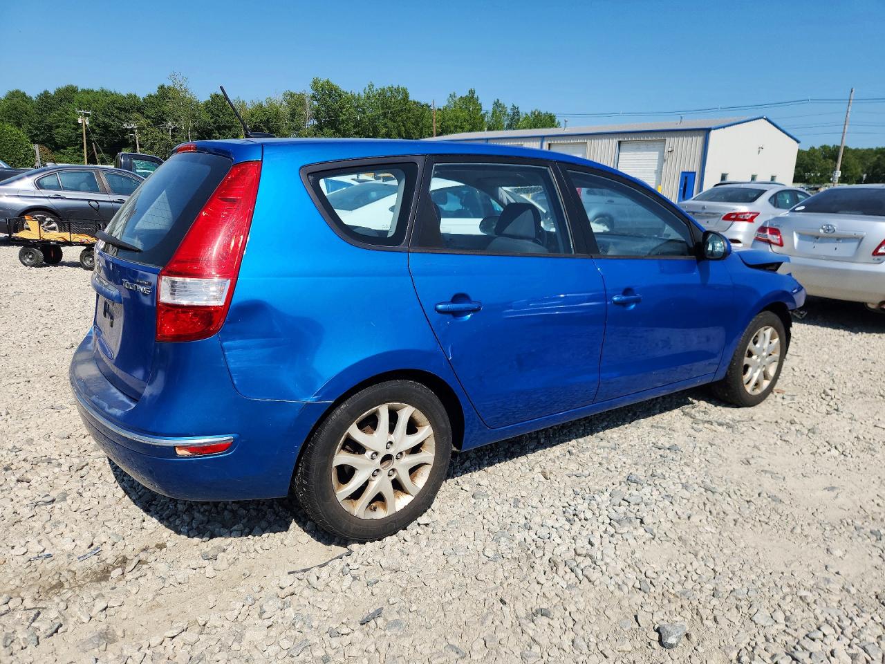 2009 Hyundai Elantra Touring Blue vin: KMHDC86E79U038143