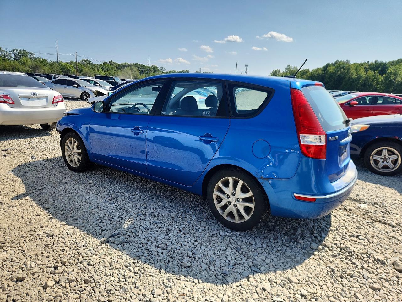 2009 Hyundai Elantra Touring Blue vin: KMHDC86E79U038143