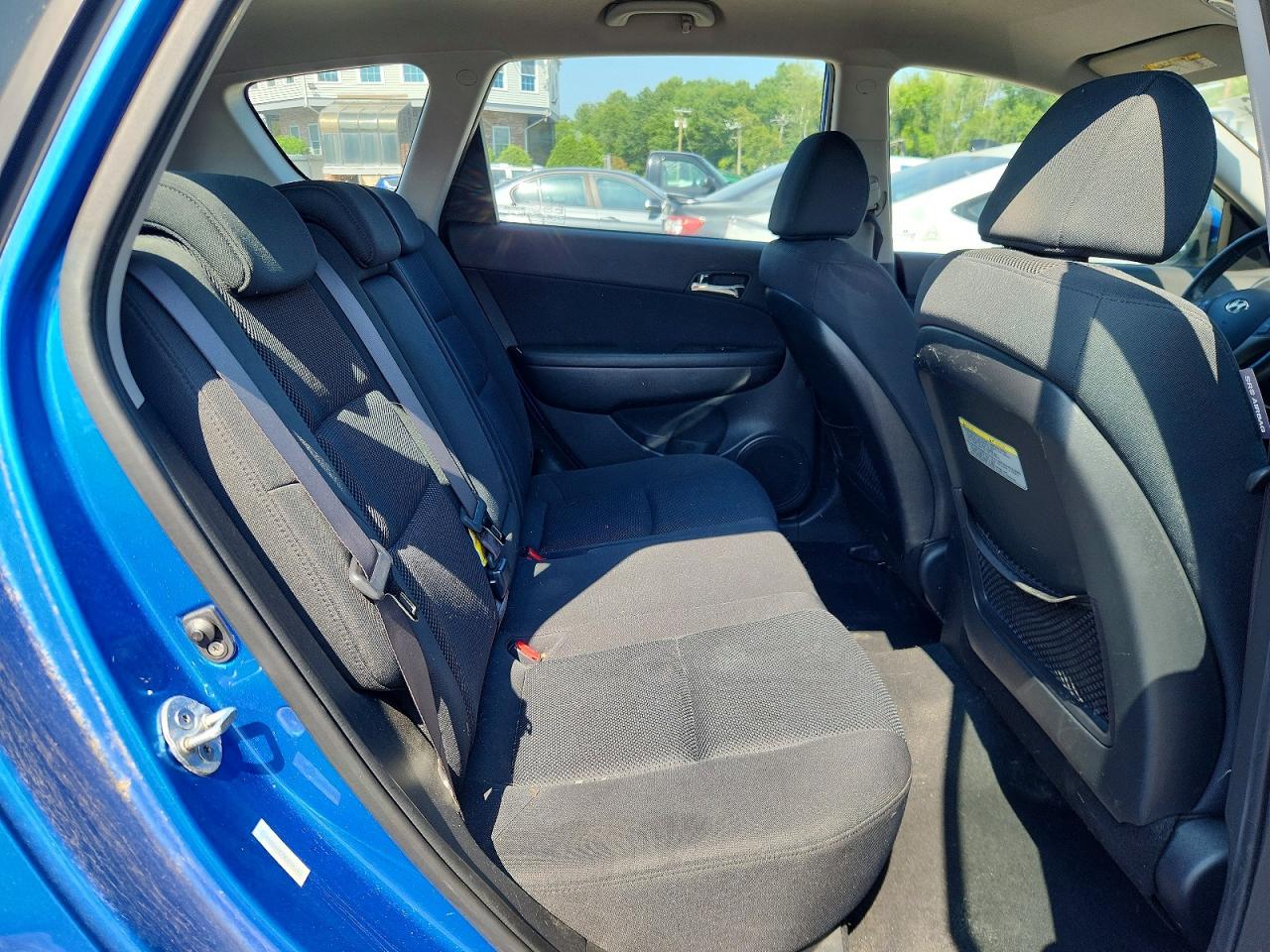 2009 Hyundai Elantra Touring Blue vin: KMHDC86E79U038143