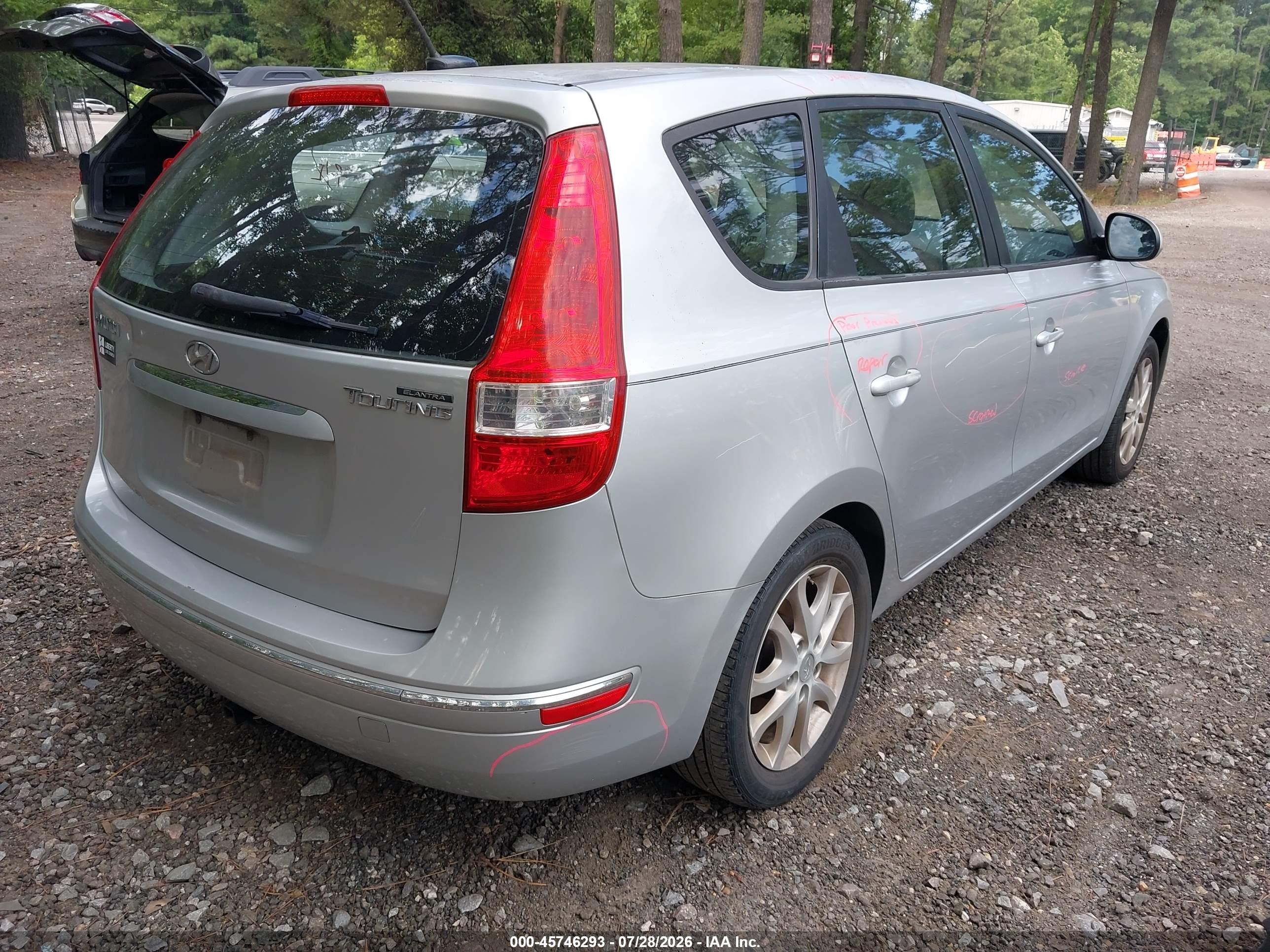 2009 Hyundai Elantra Touring   Silver vin: KMHDC86E79U039311