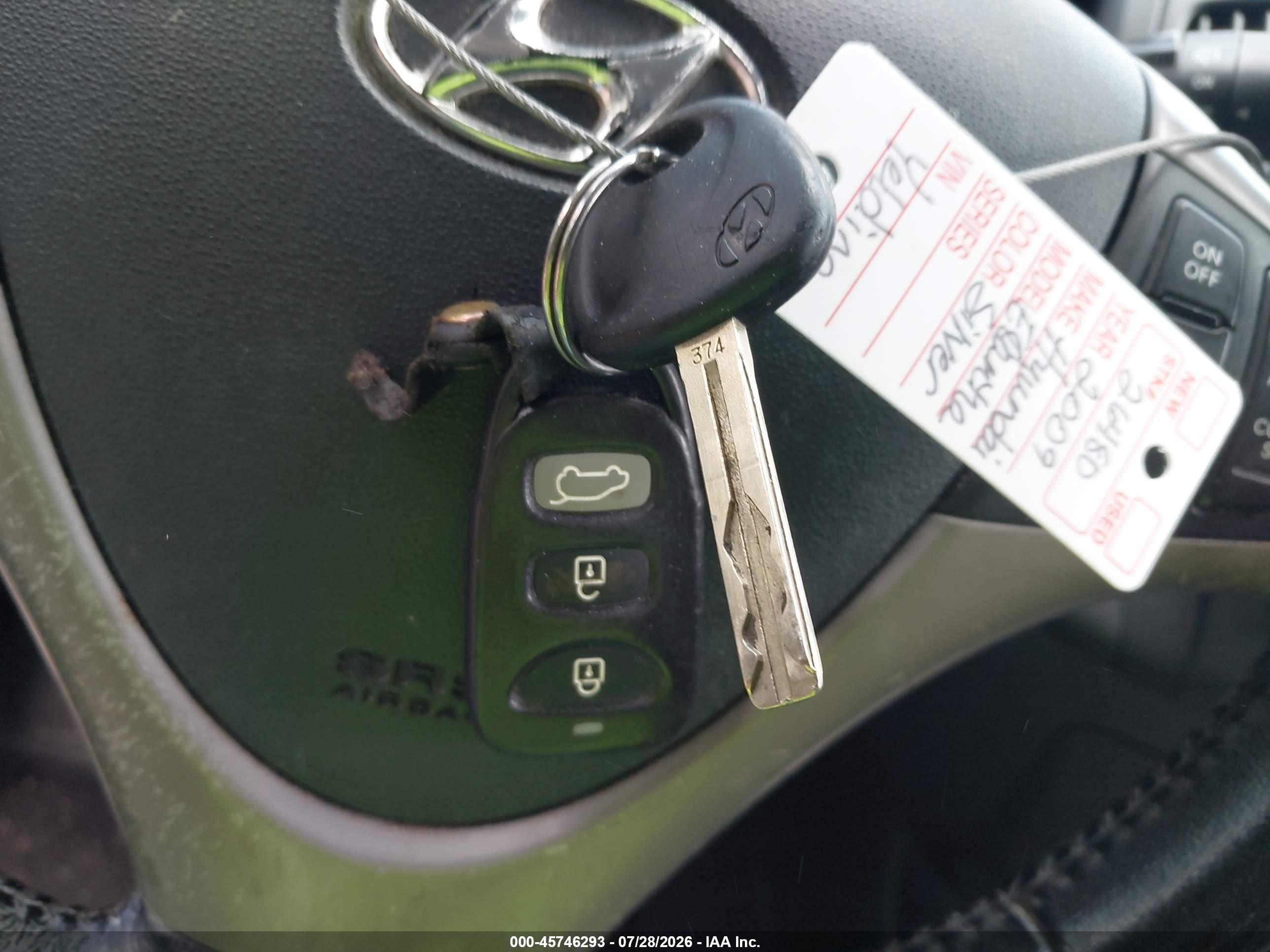 2009 Hyundai Elantra Touring   Silver vin: KMHDC86E79U039311