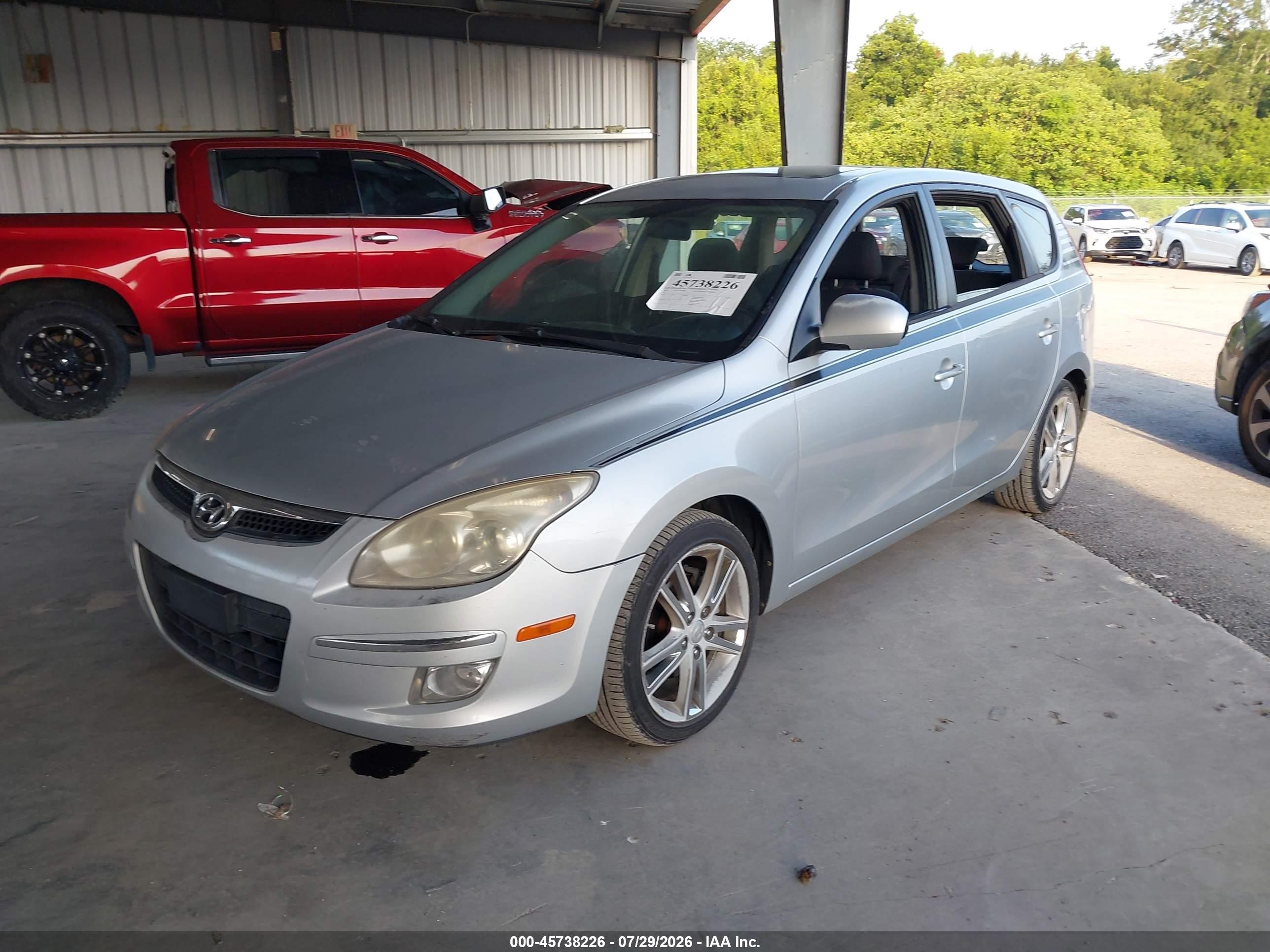 2009 Hyundai Elantra Touring   Серебряный vin: KMHDC86E89U037678