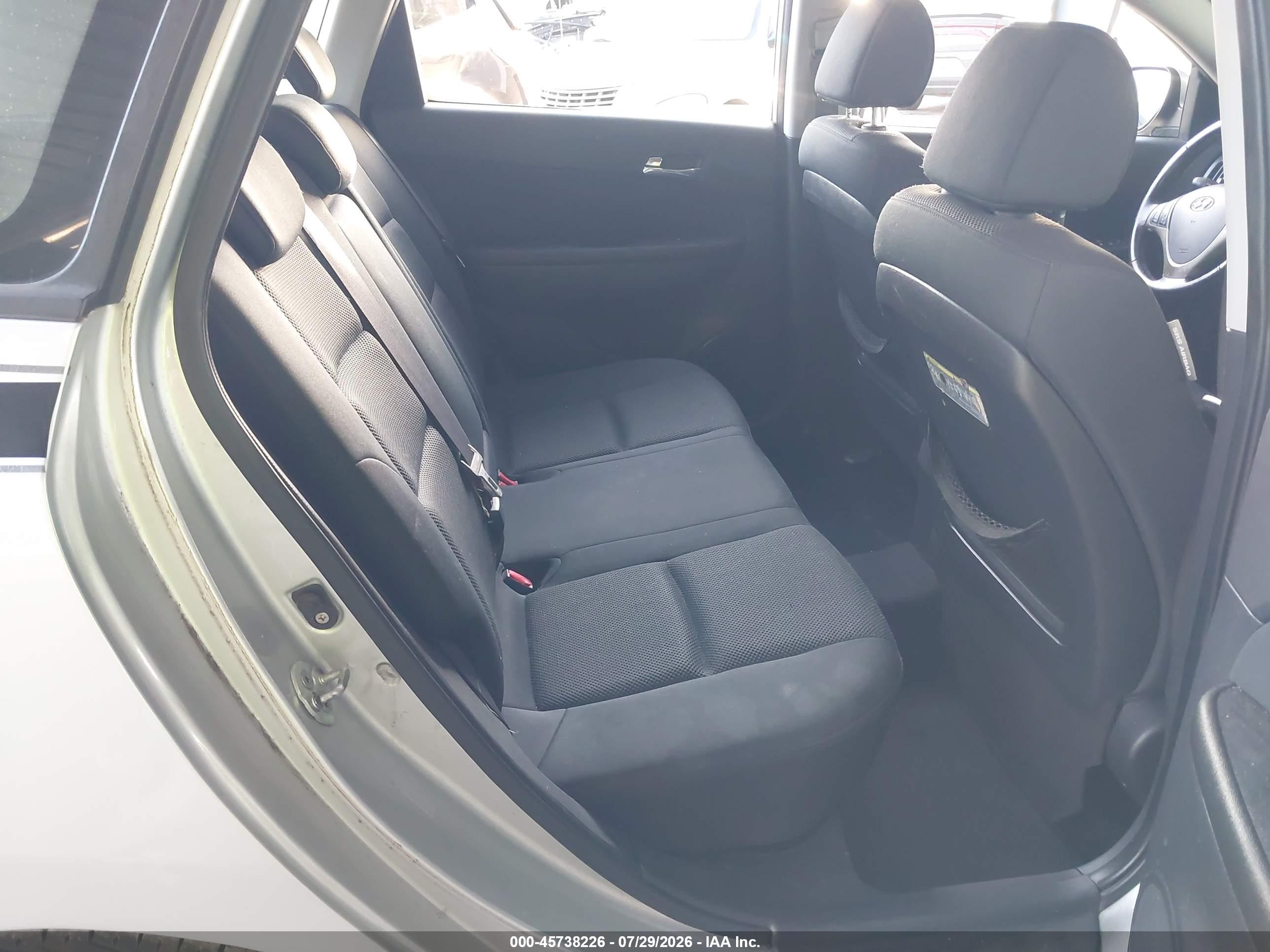 2009 Hyundai Elantra Touring   Серебряный vin: KMHDC86E89U037678