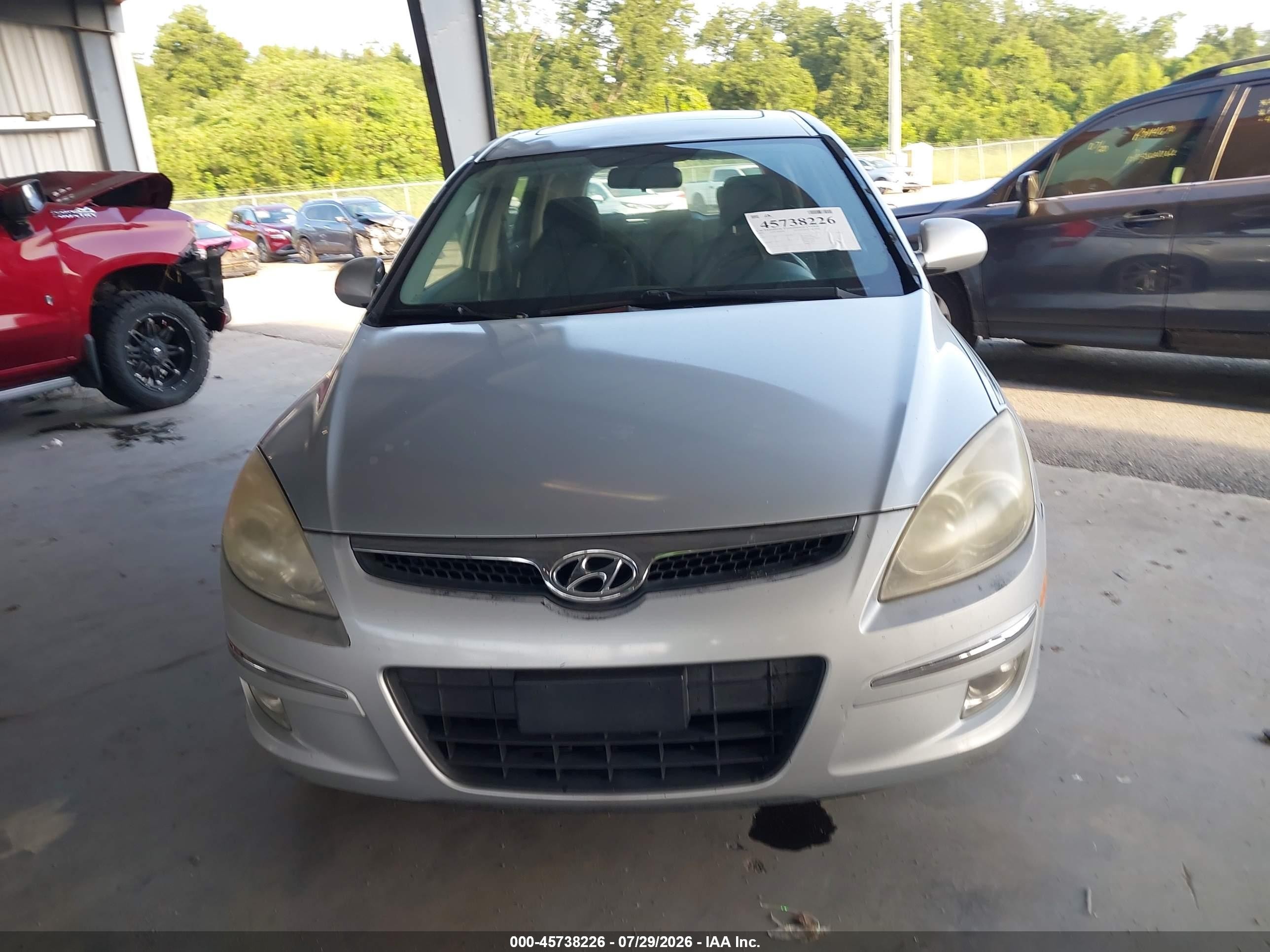 2009 Hyundai Elantra Touring   Серебряный vin: KMHDC86E89U037678